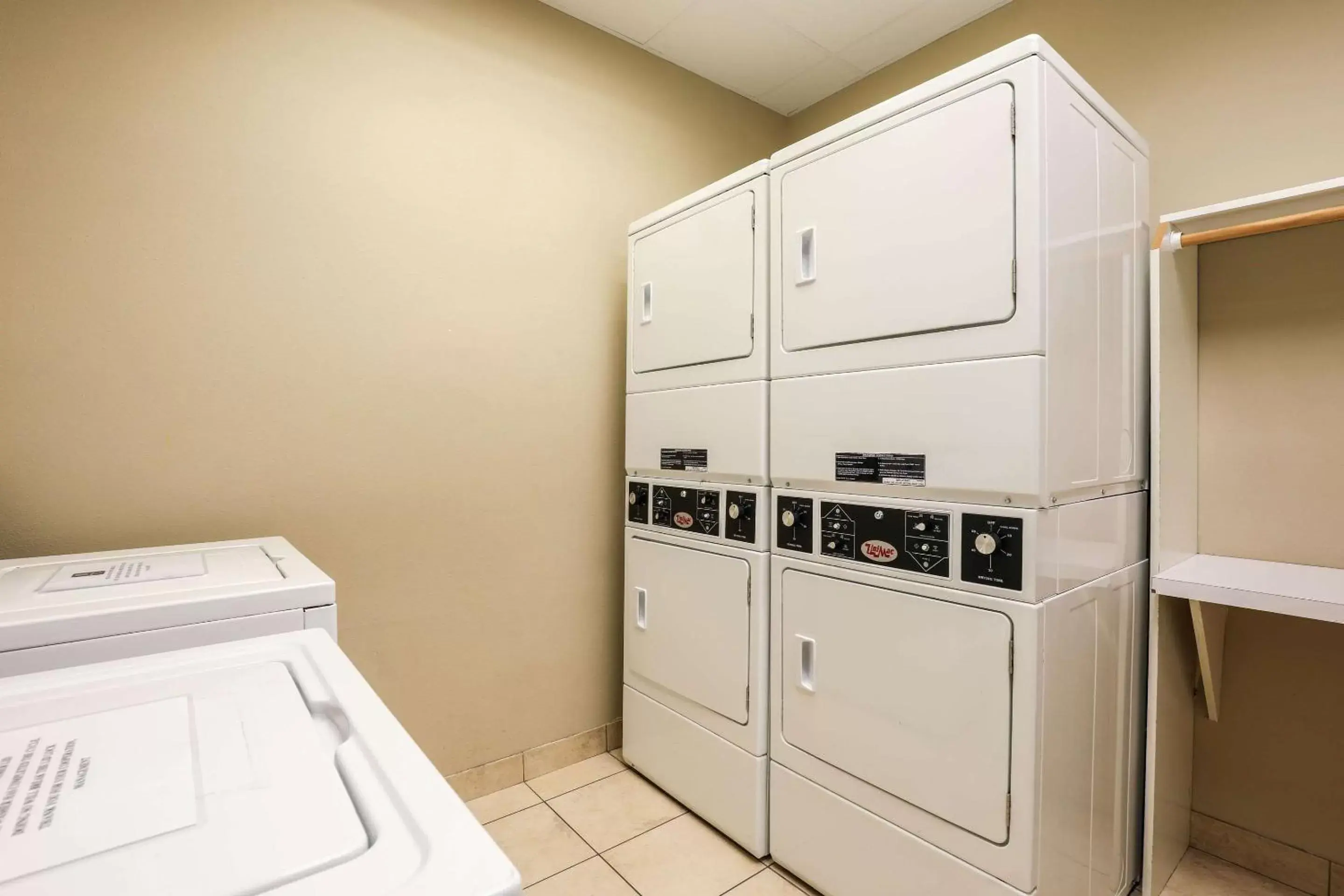Other, Kitchen/Kitchenette in MainStay Suites Fitchburg - Madison