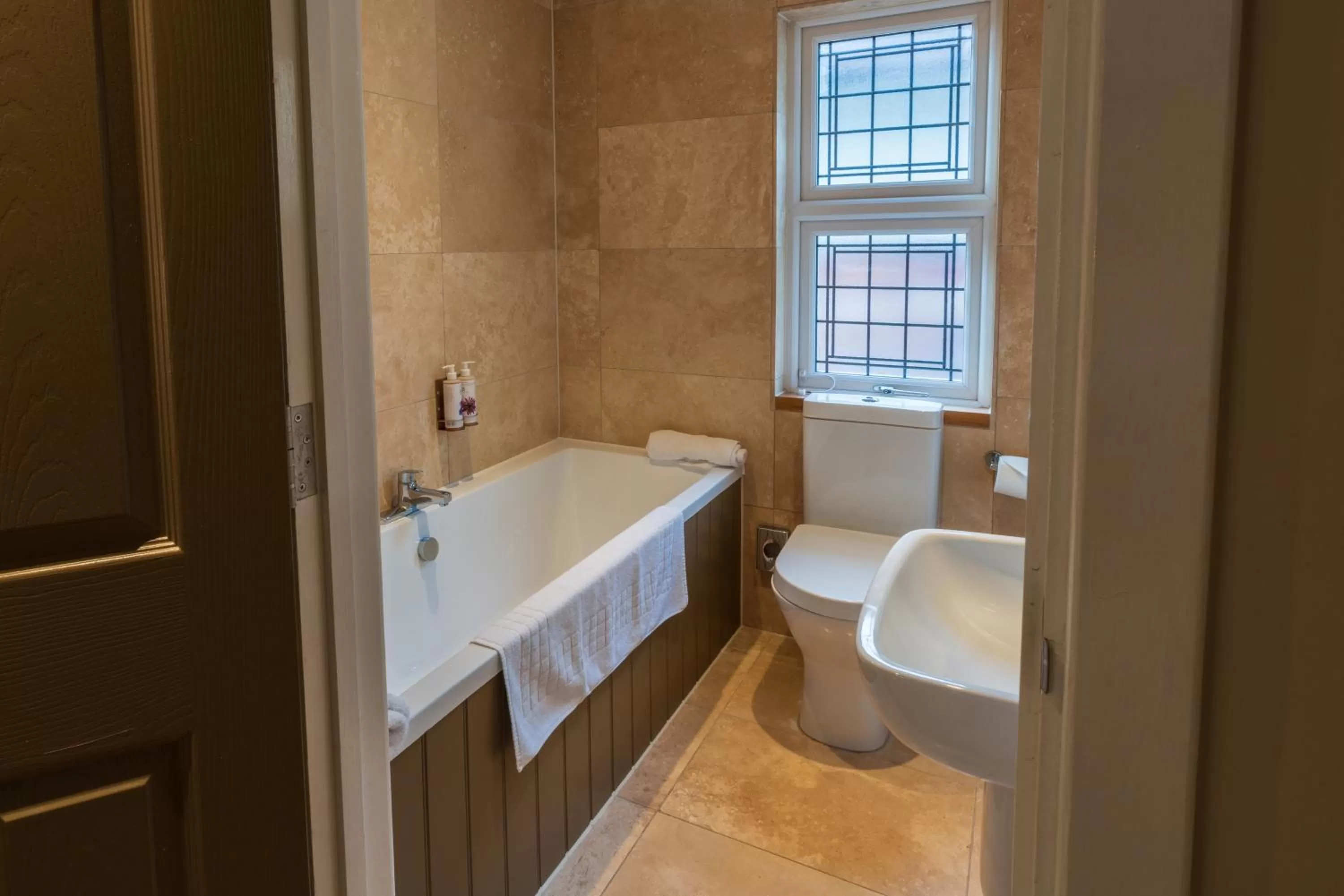 Bathroom in The Rising Sun