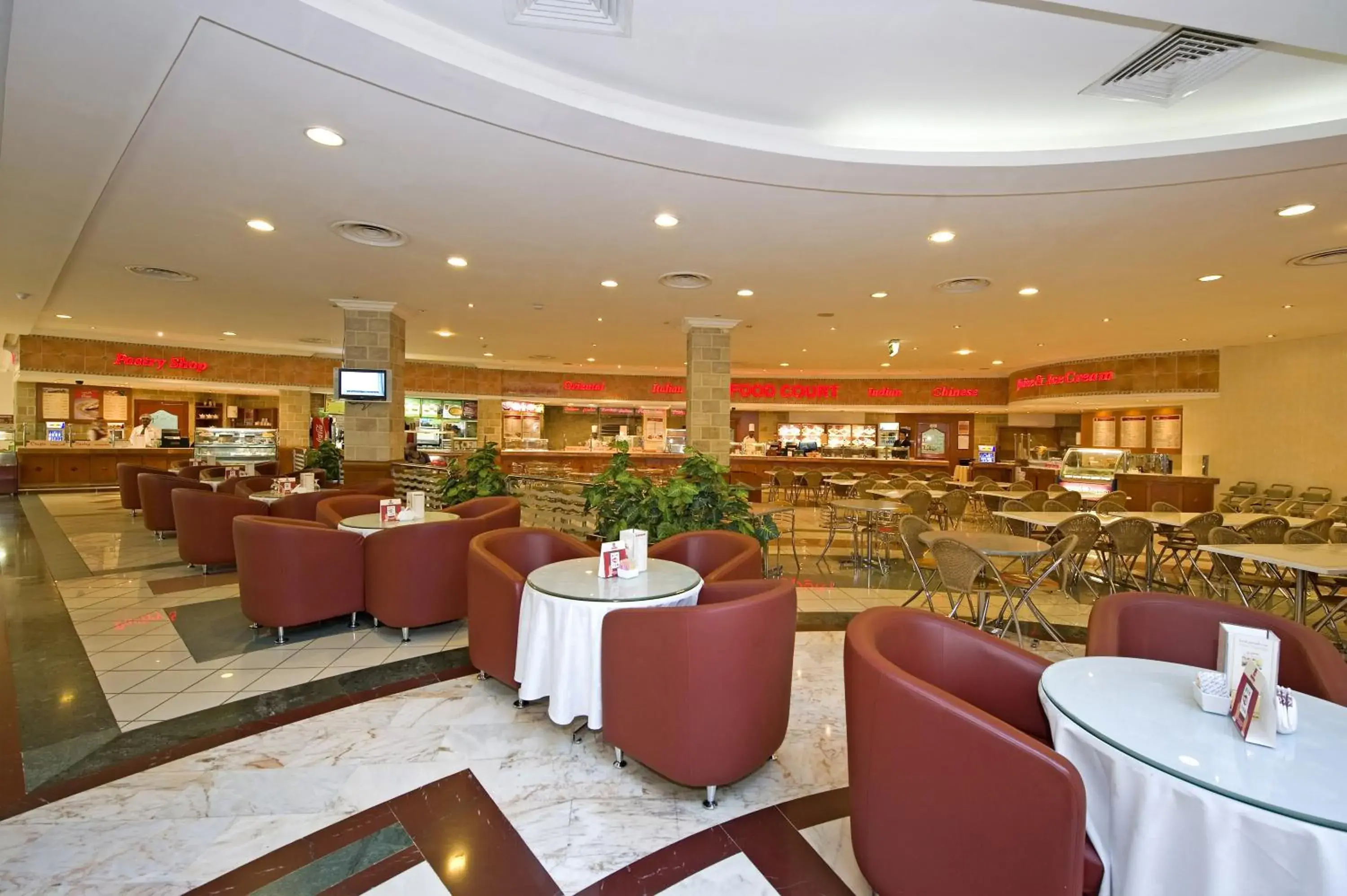 Restaurant/places to eat, Lounge/Bar in Al Bustan Centre & Residence