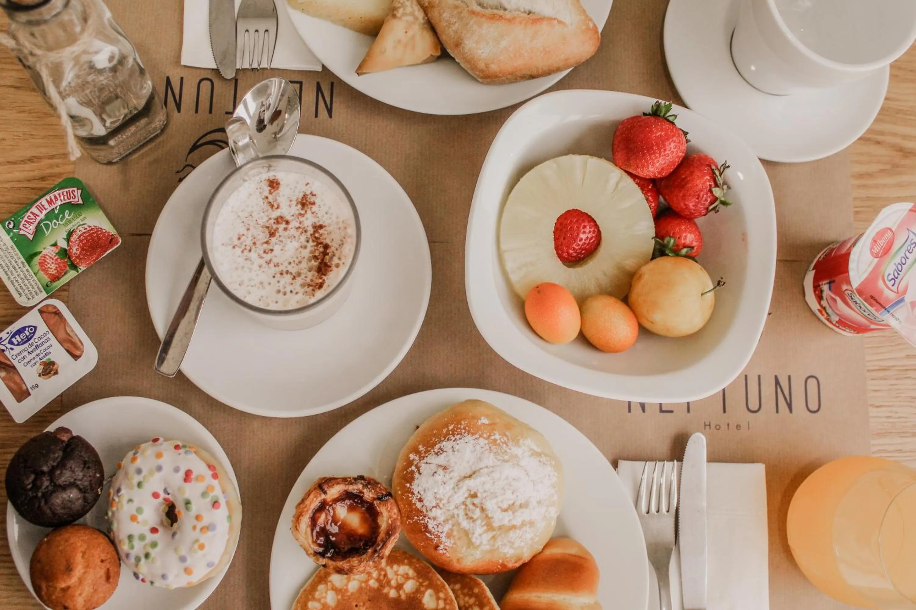 Continental breakfast in Hotel Neptuno