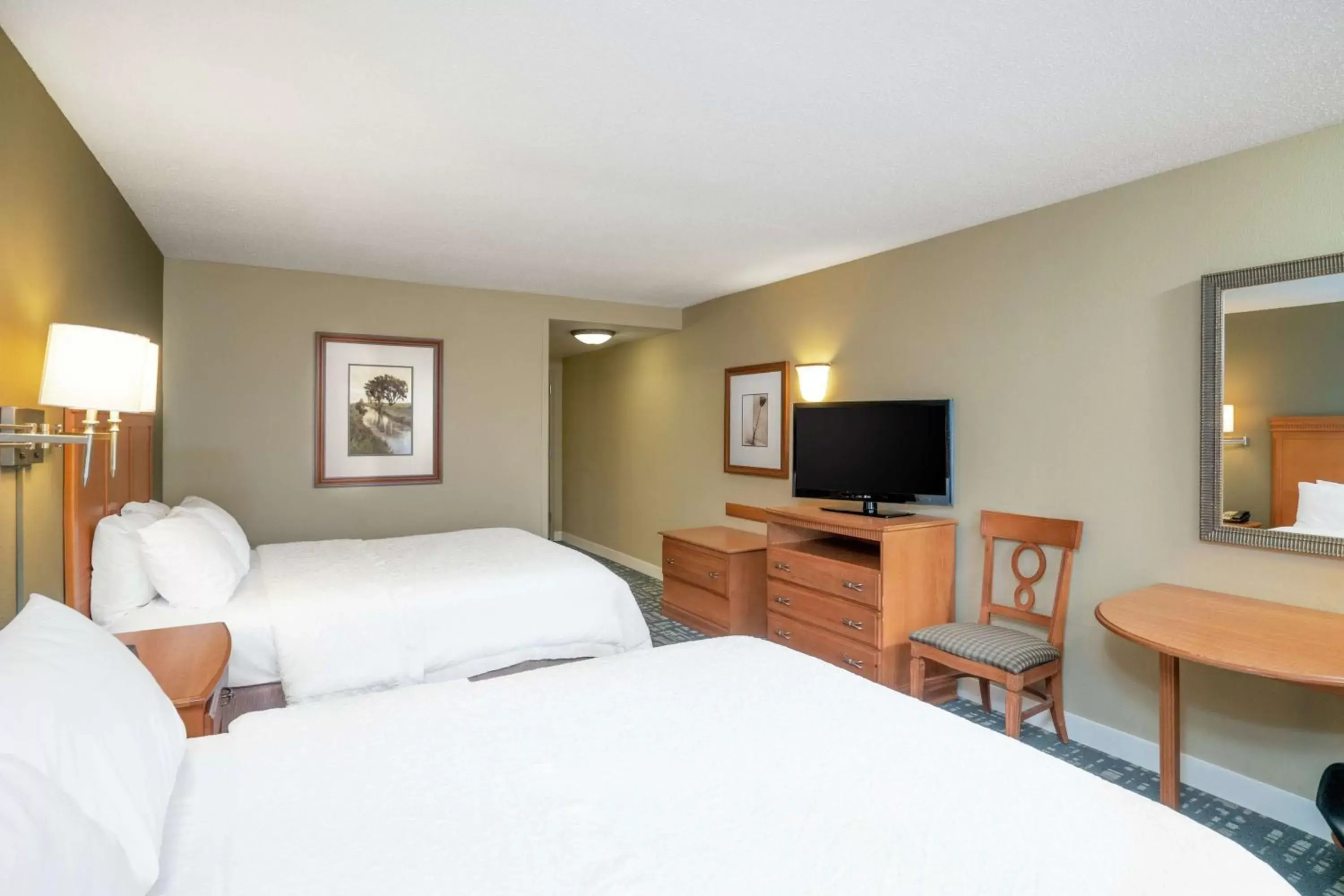 Bedroom, Bed in Hampton Inn & Suites Murfreesboro