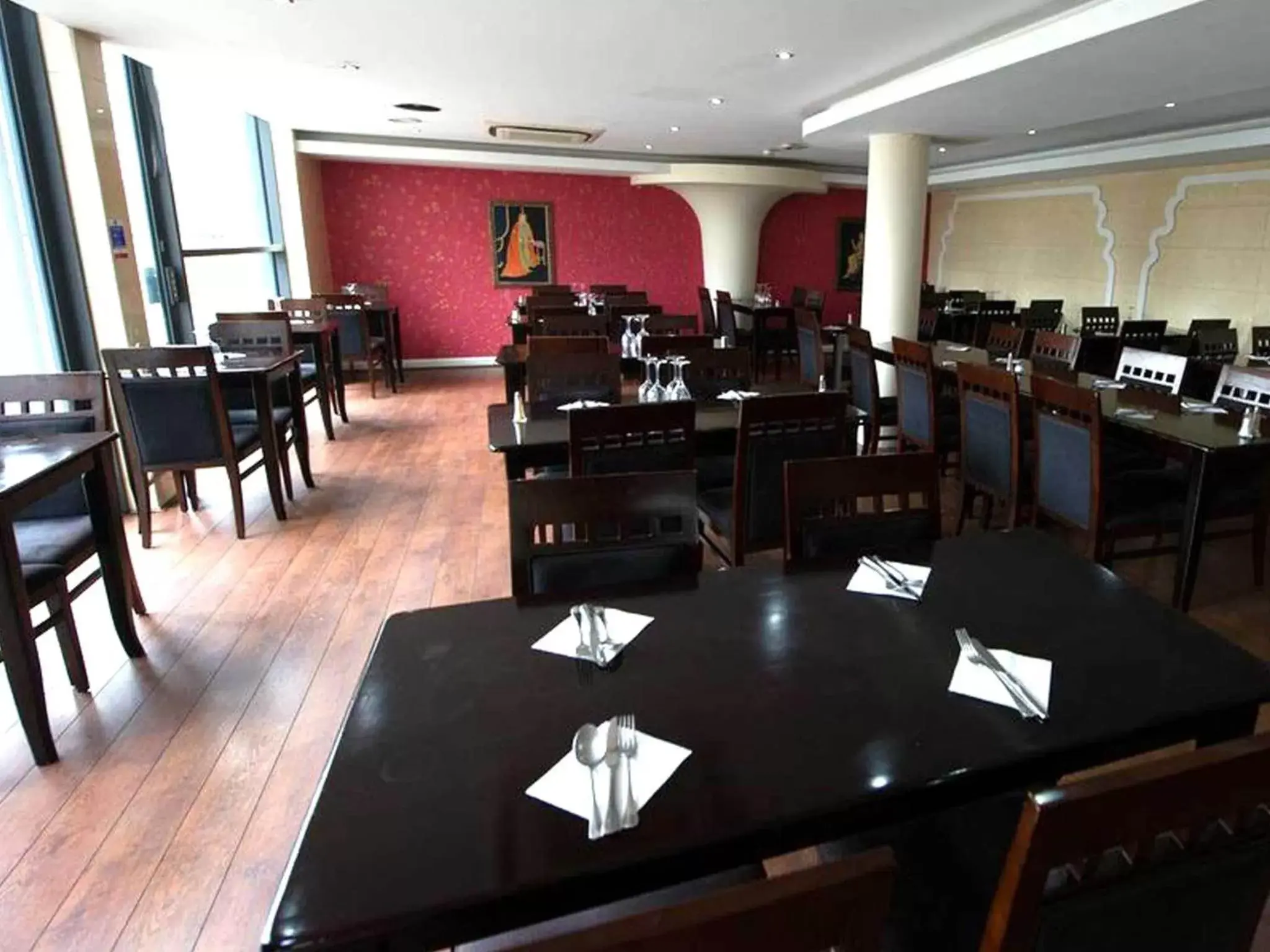 Restaurant/Places to Eat in Ramada Birmingham Oldbury M5 J2