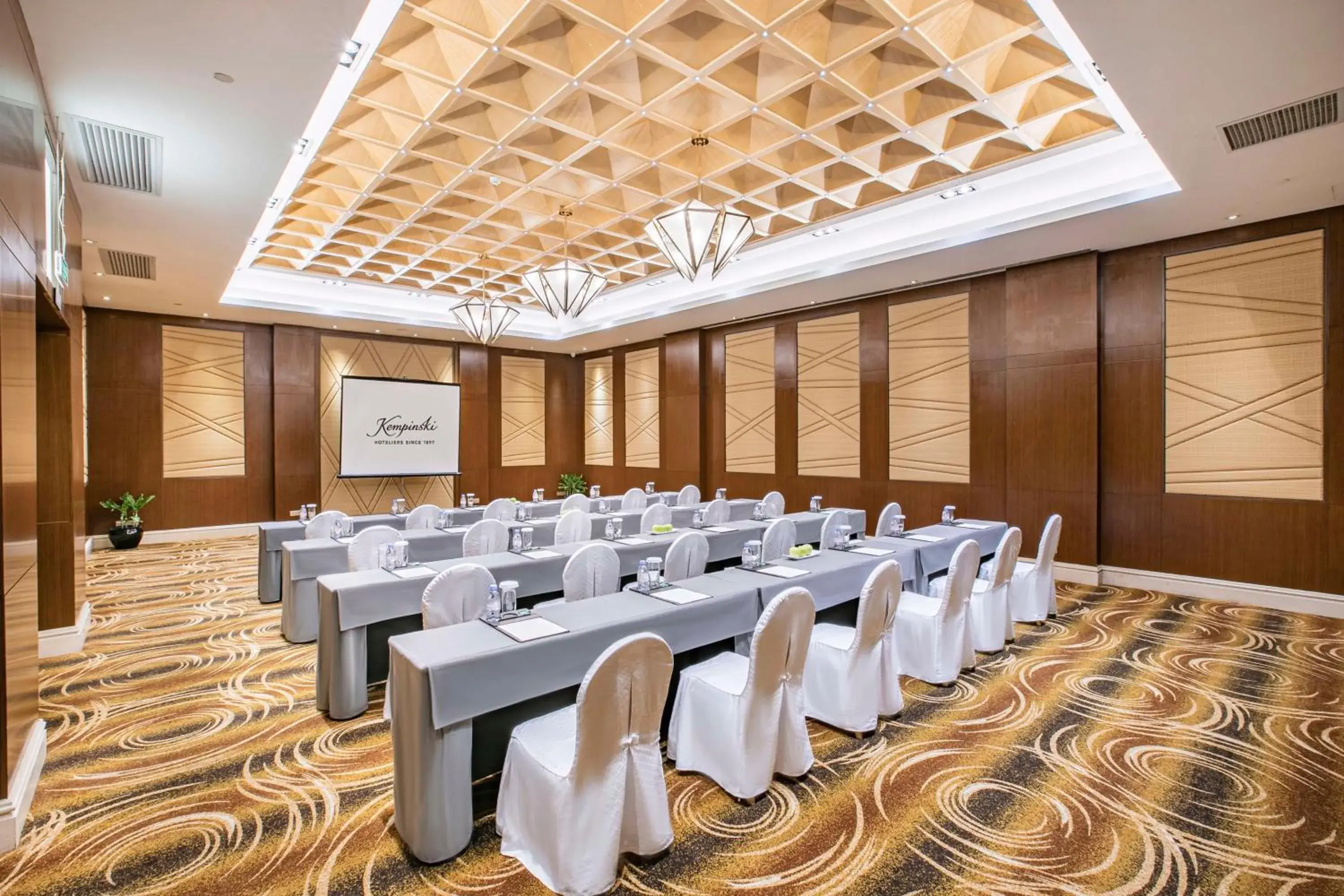 Meeting/conference room in Guiyang Kempinski Hotel