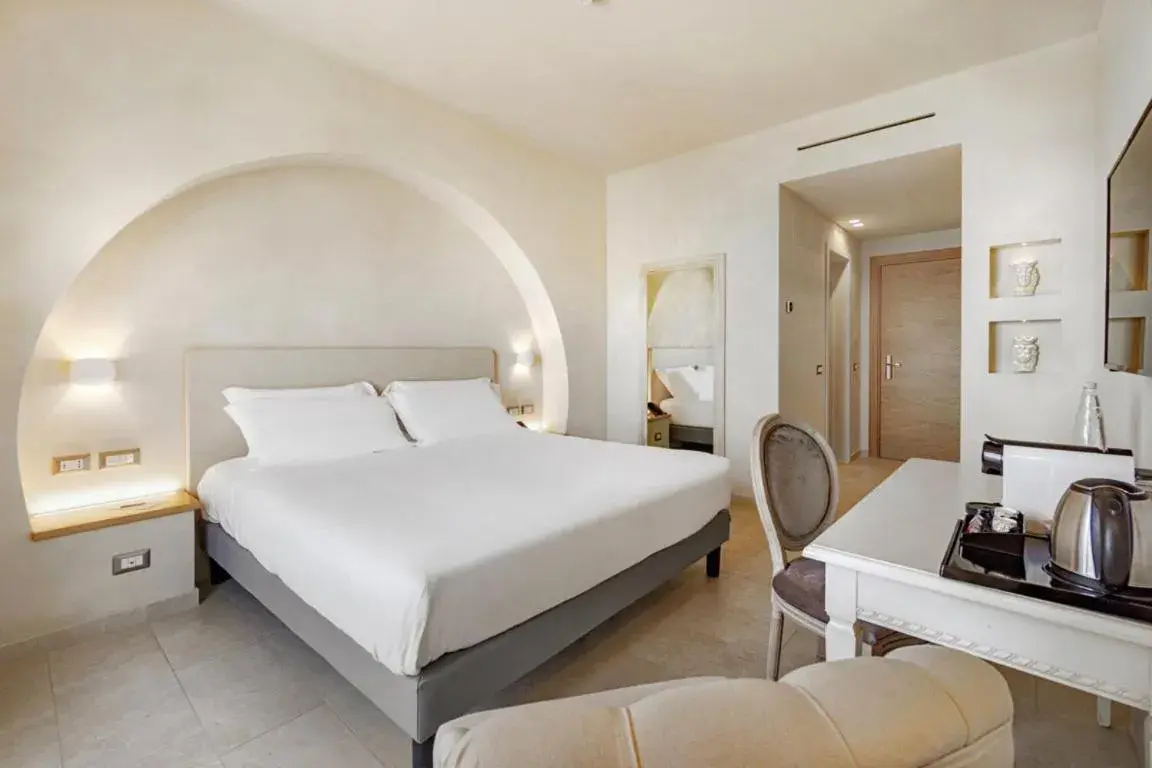 Bed in Villa Fiorita Boutique Hotel