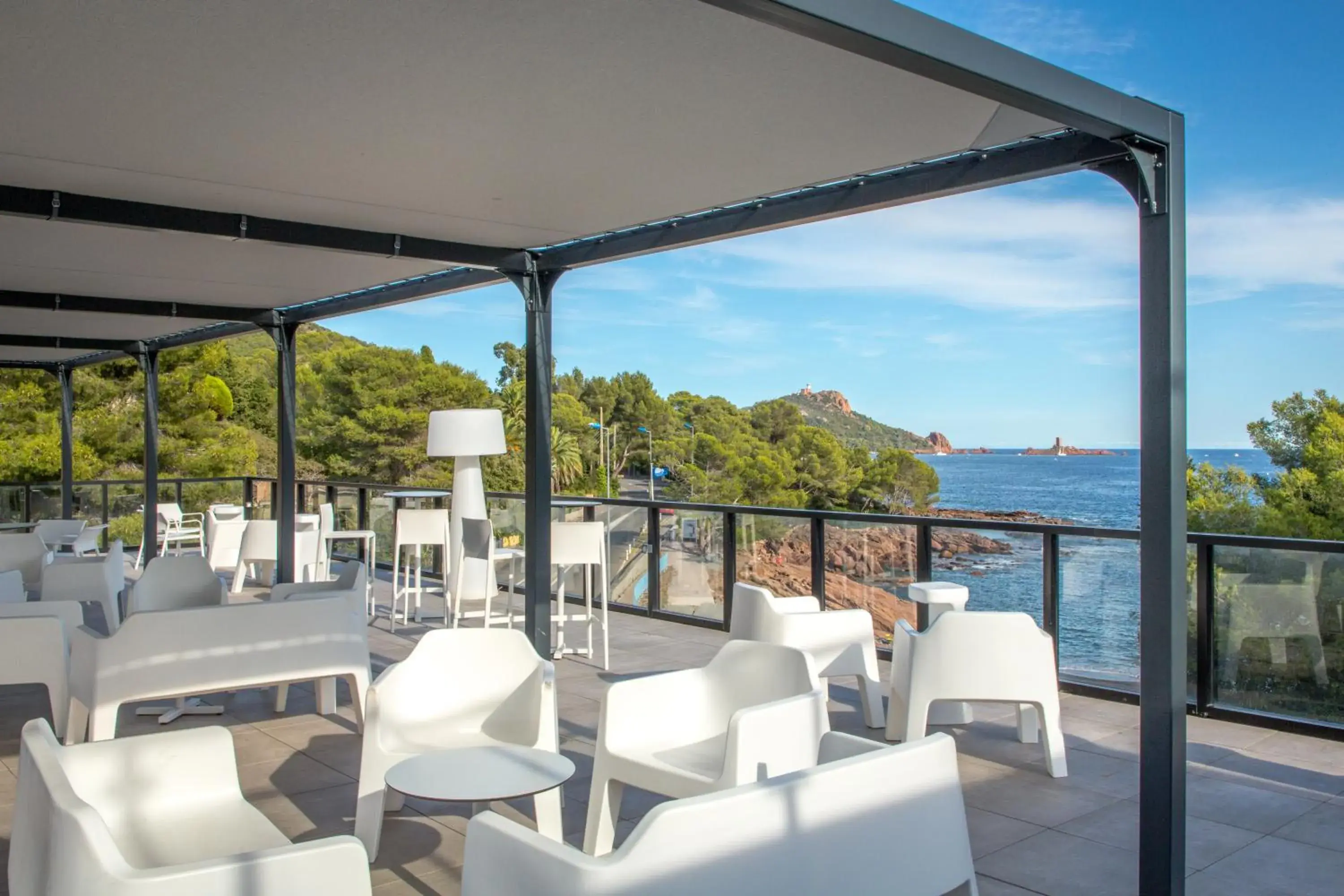 Lounge or bar in SOWELL HOTELS La Plage