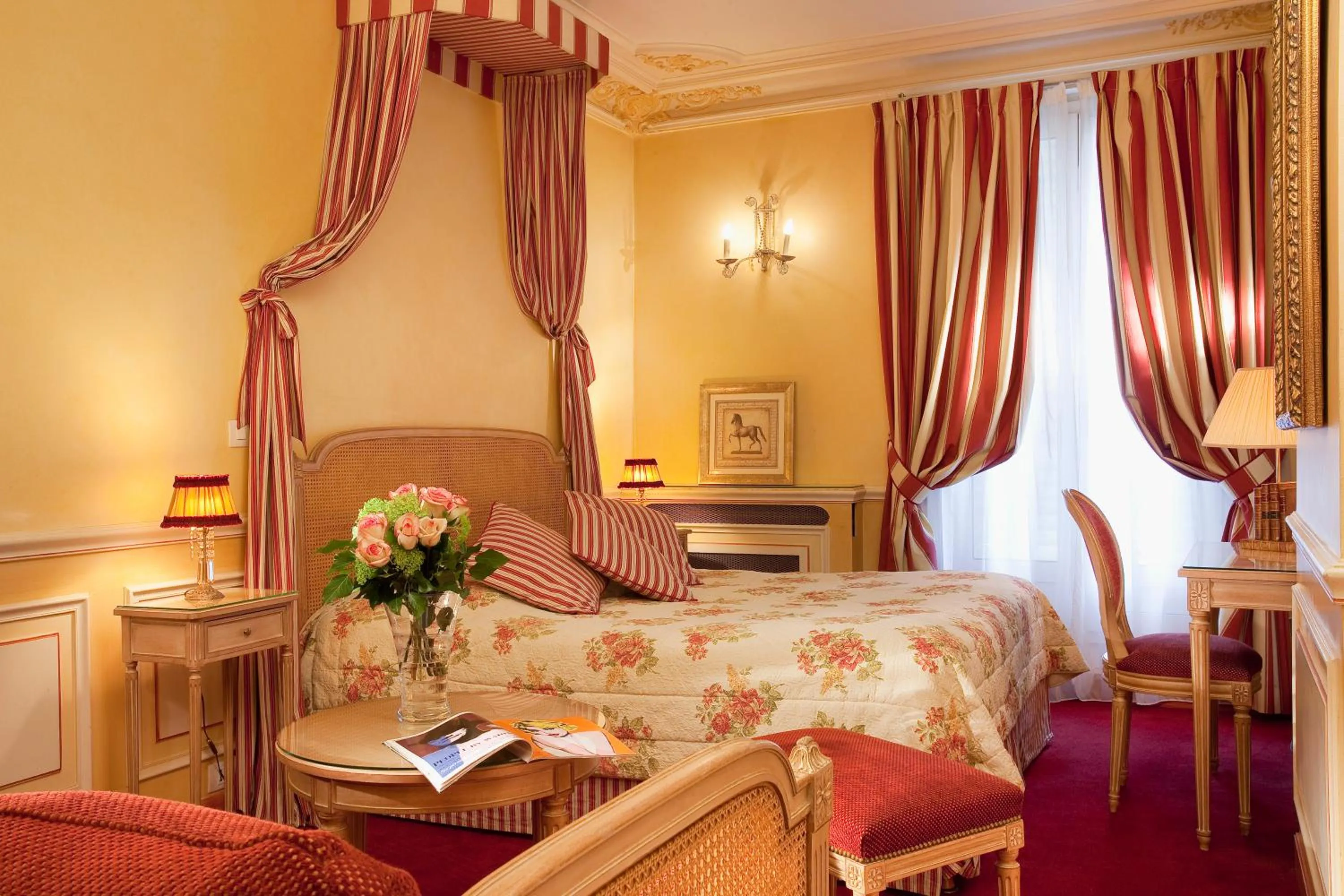Bedroom, Bed in Hotel & Spa Saint-Jacques