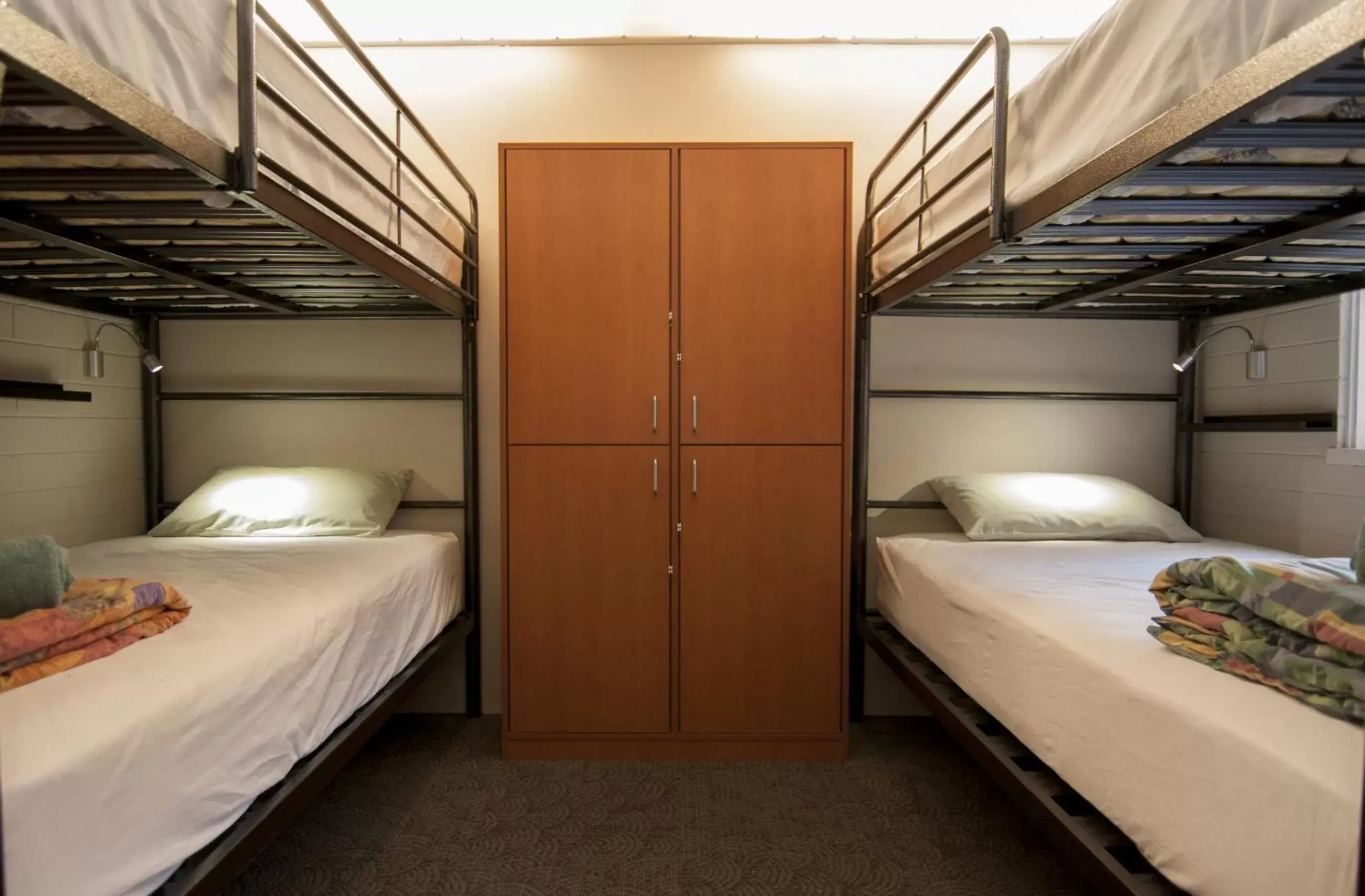 Bunk Bed in Kangaroo Inn