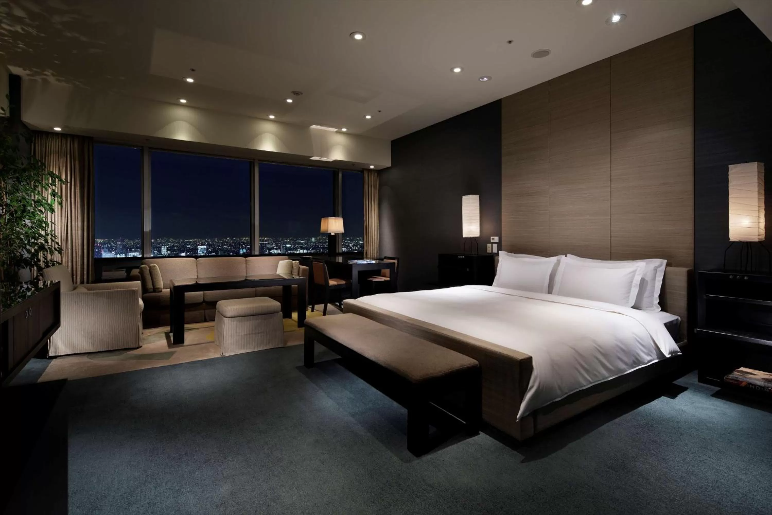 Photo of the whole room, Bed in Park Hyatt Tokyo