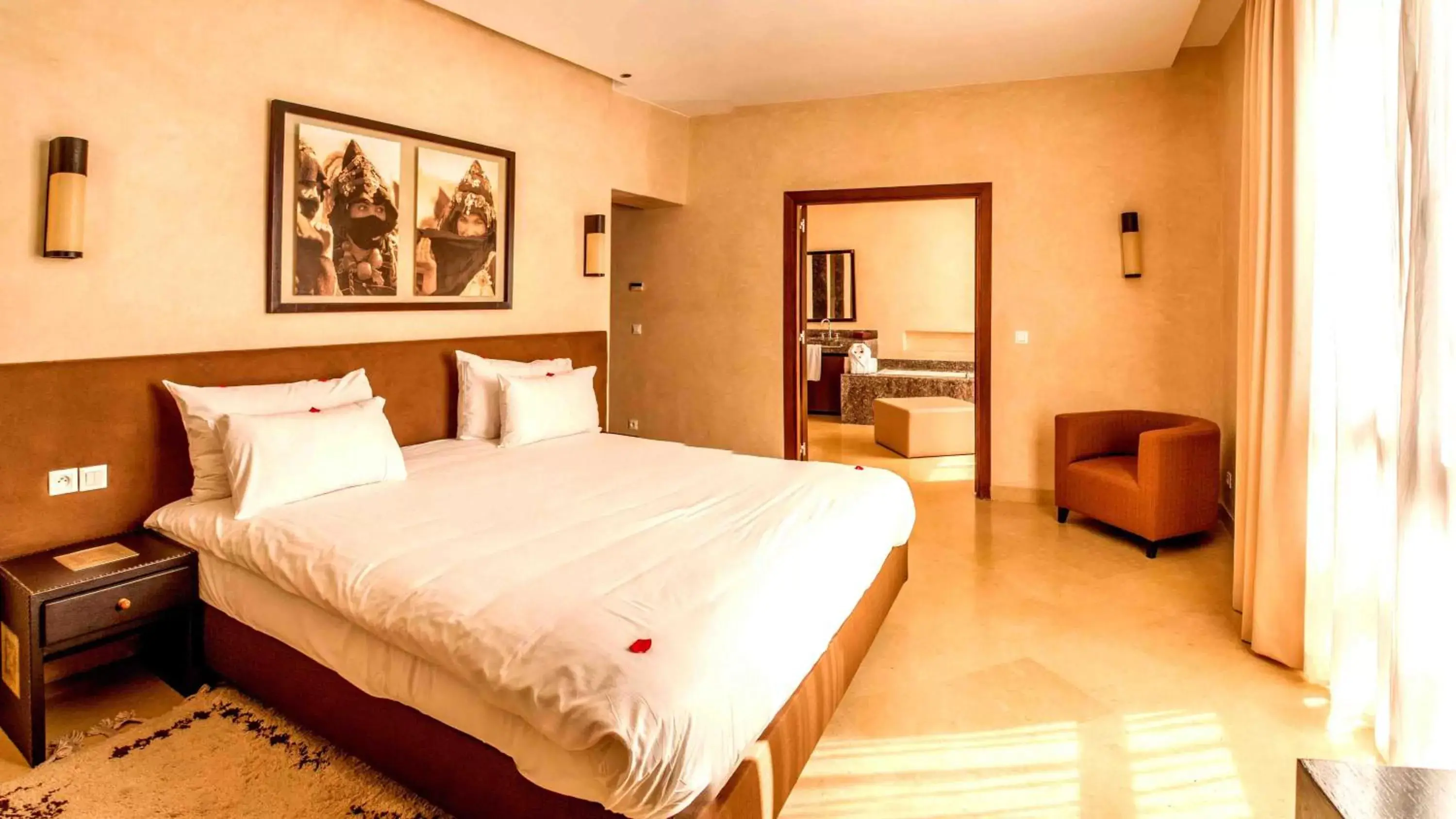 Bed in Al Maaden Villa Hotel & Spa