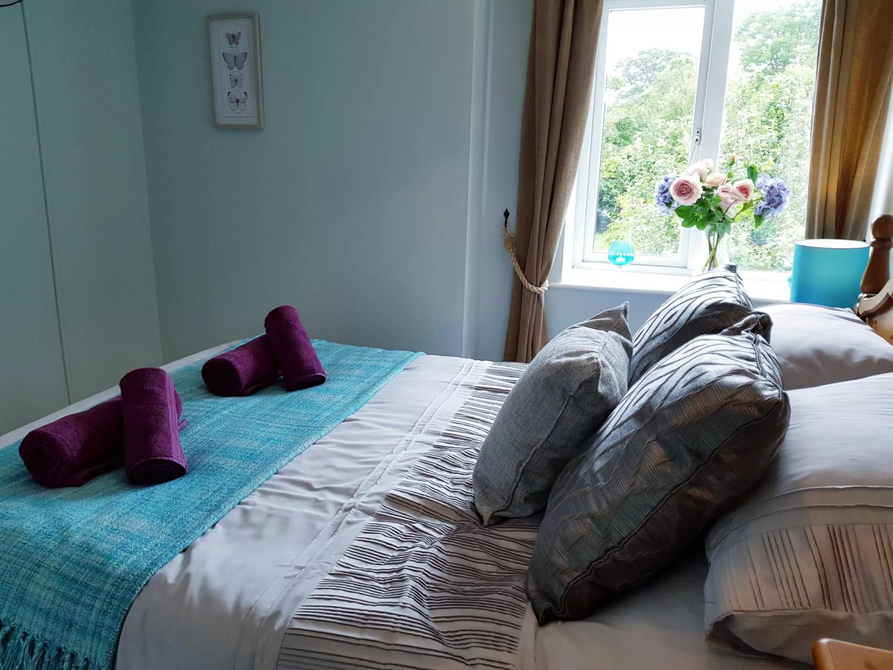 Bed in Wheatsheaf Inn