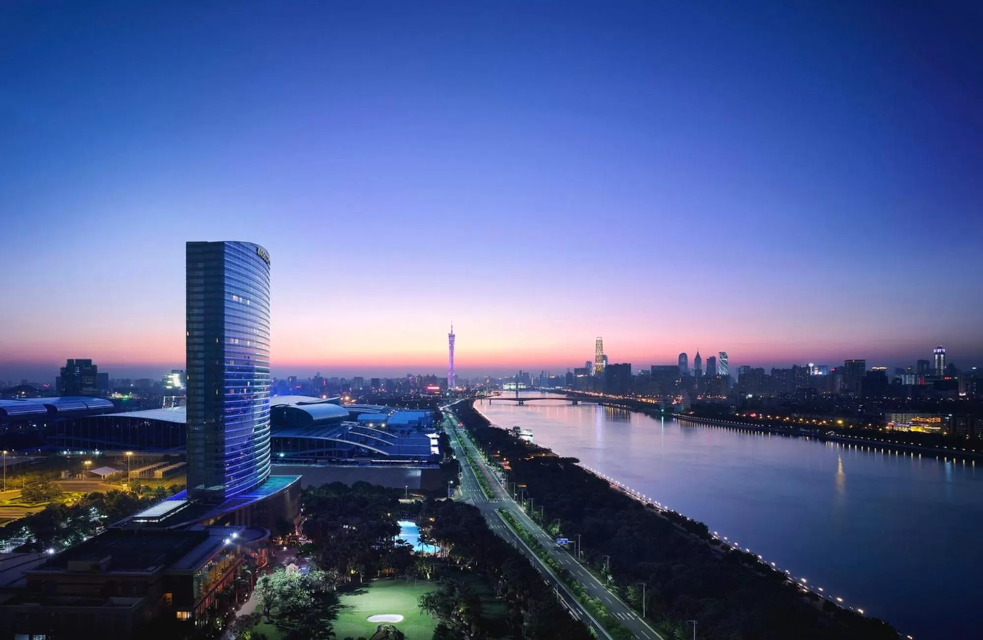 Property building in Shangri-La Guangzhou