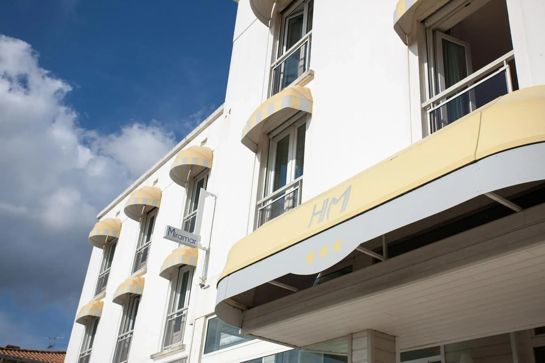 Facade/entrance, Property Building in The Originals Boutique, Hotel Miramar, Royan (Inter-Hotel)