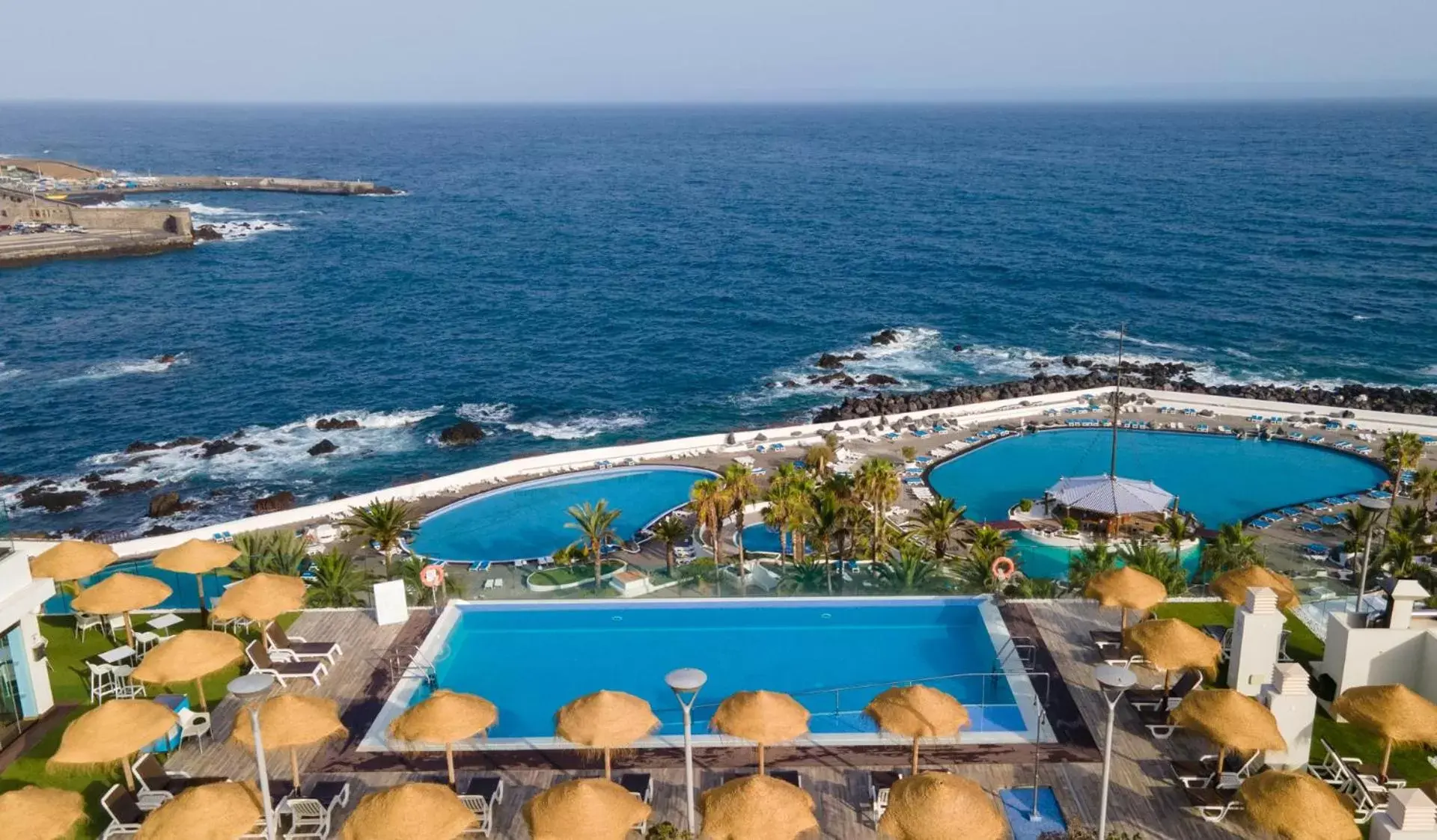 Swimming pool, Bird's-eye View in Hotel Vallemar