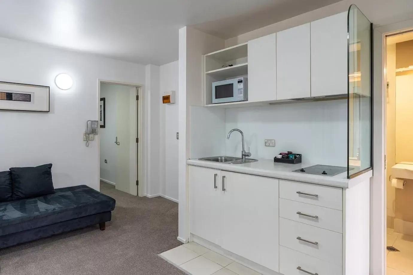 Kitchen or kitchenette, Kitchen/Kitchenette in Mercure Wellington Central City Hotel and Apartments