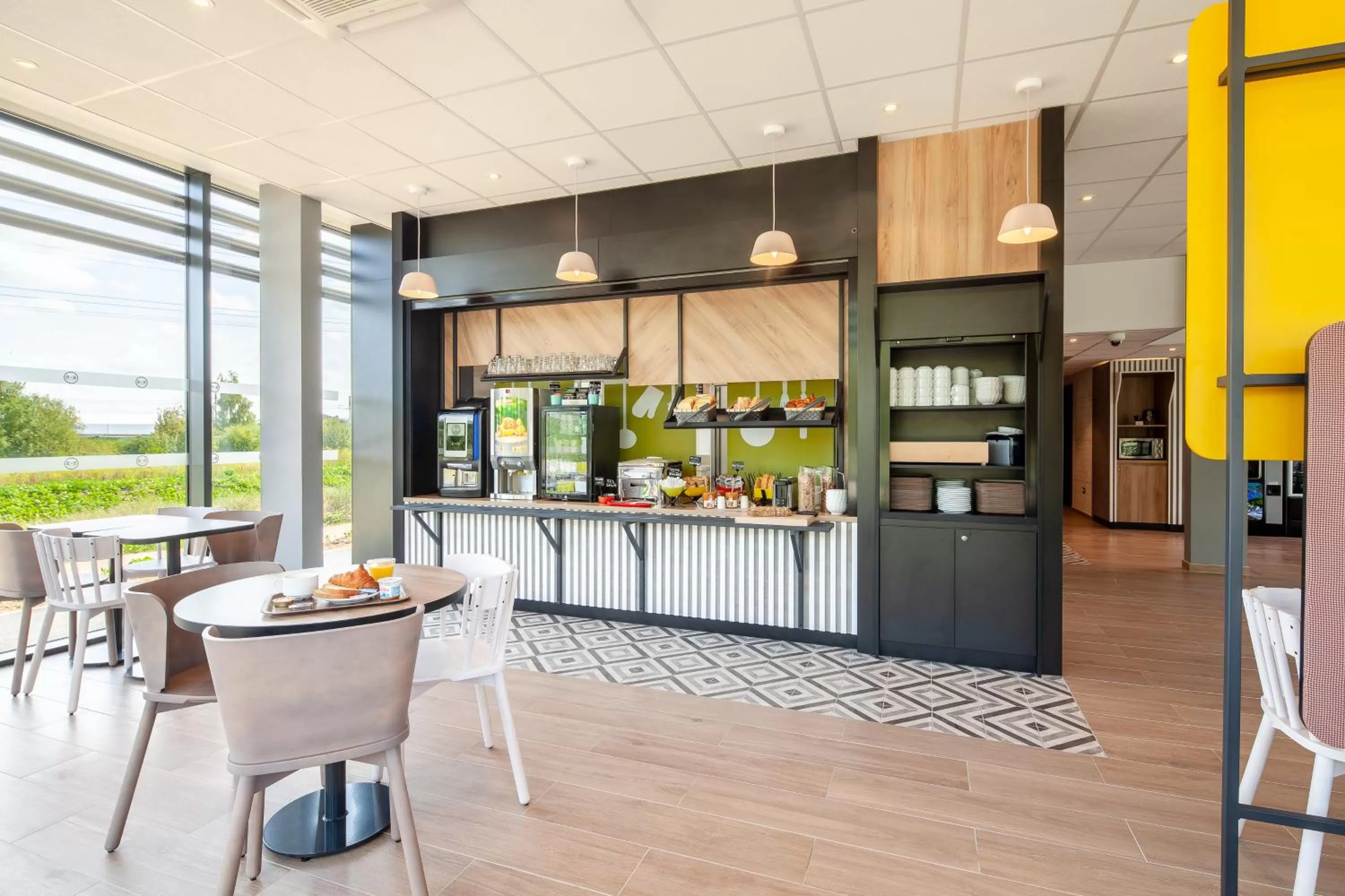 Buffet breakfast in B&B HOTEL Igny Palaiseau