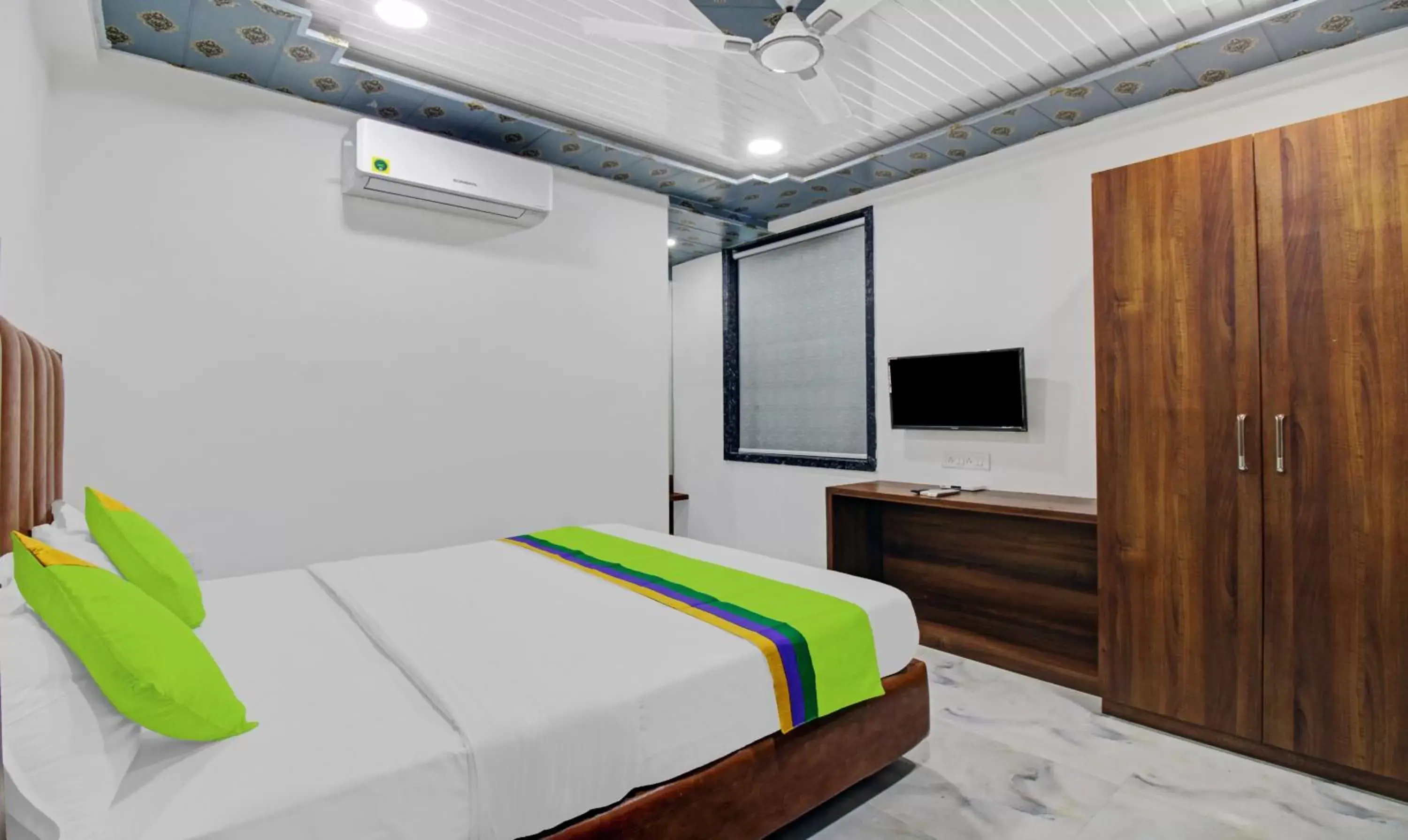 Bedroom, Bed in Treebo Hotel Rk Inn, Railway Station Bedroom, Bed in Treebo Hotel Rk Inn, Railway Station