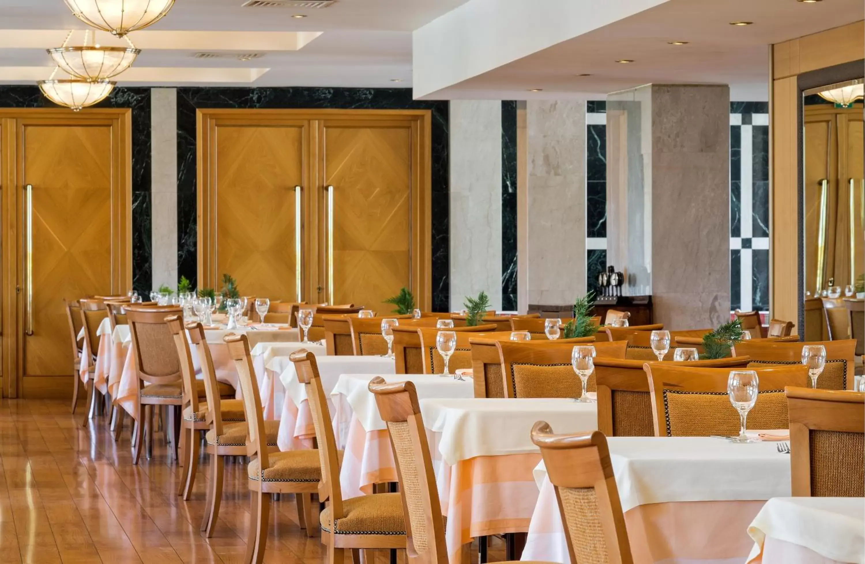 Restaurant/Places to Eat in Divani Meteora Hotel