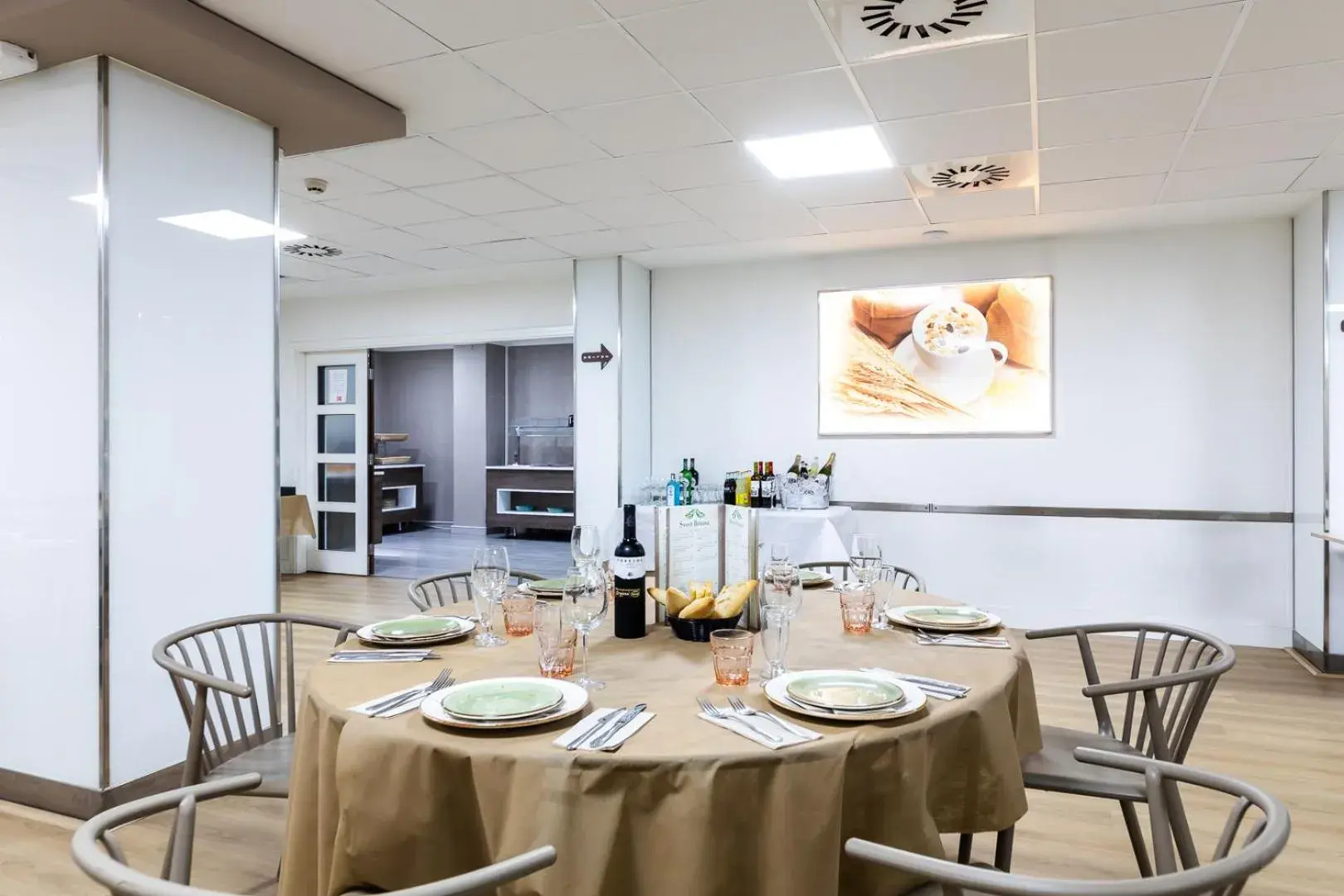 Dining area in Sweet Hotel Renasa Dining area in Sweet Hotel Renasa