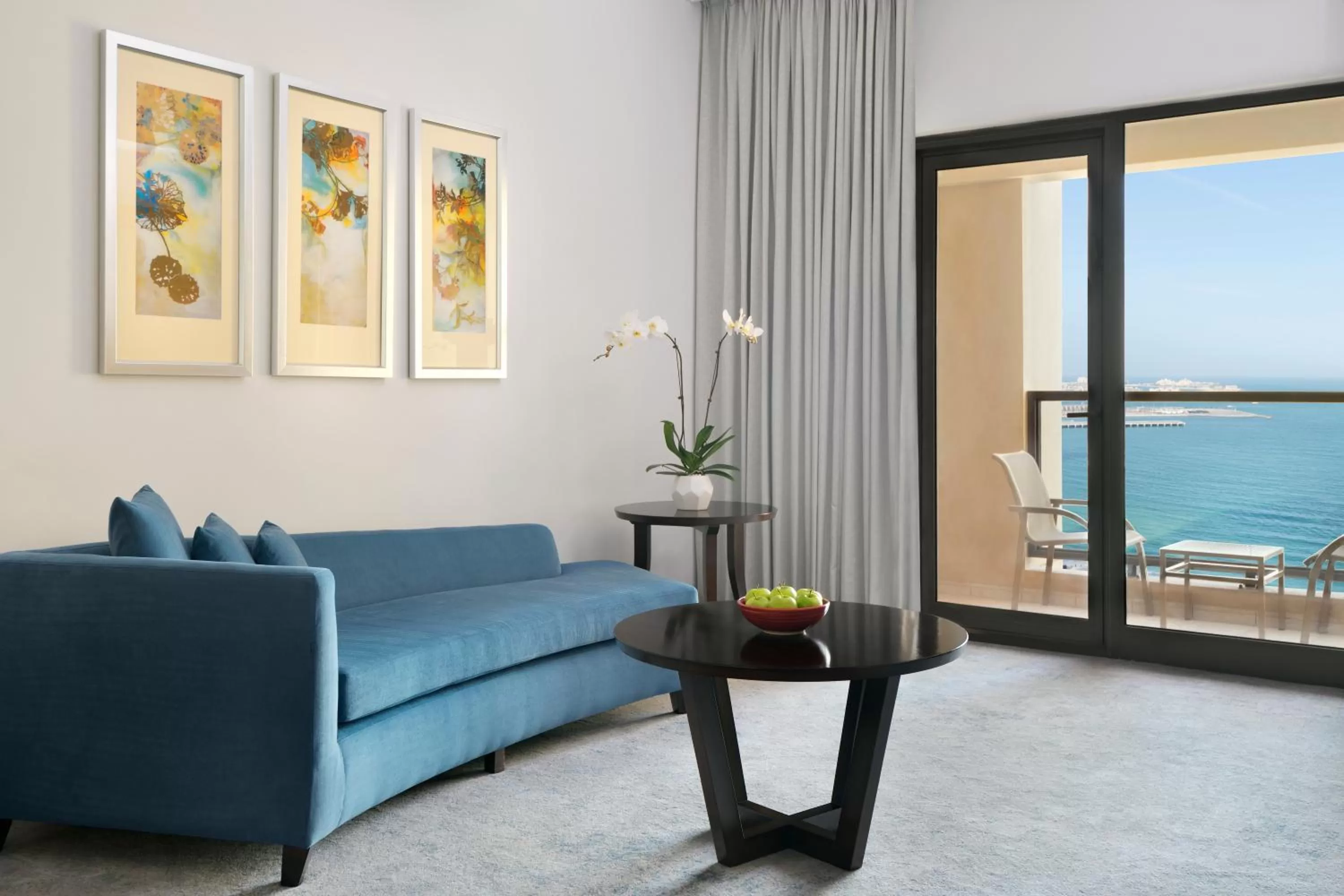 Living room in Mövenpick Hotel Jumeirah Beach