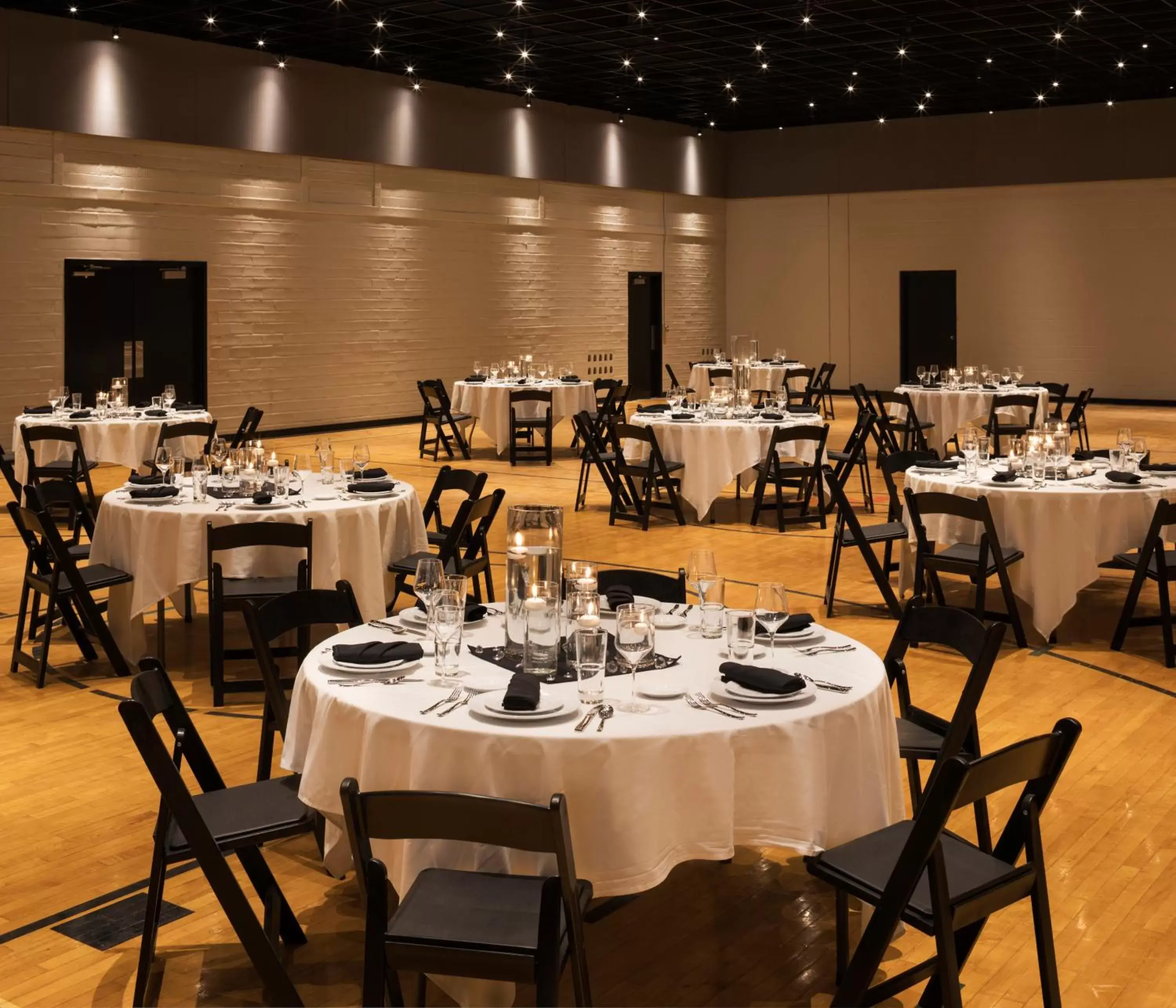 Banquet/Function facilities, Restaurant/Places to Eat in Hotel Grinnell