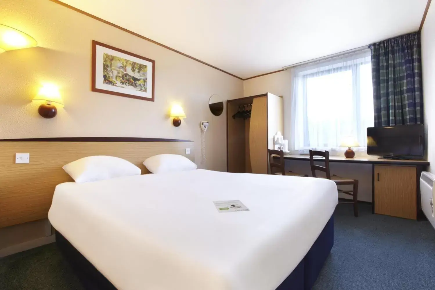 Bed in Campanile Hotel - Washington