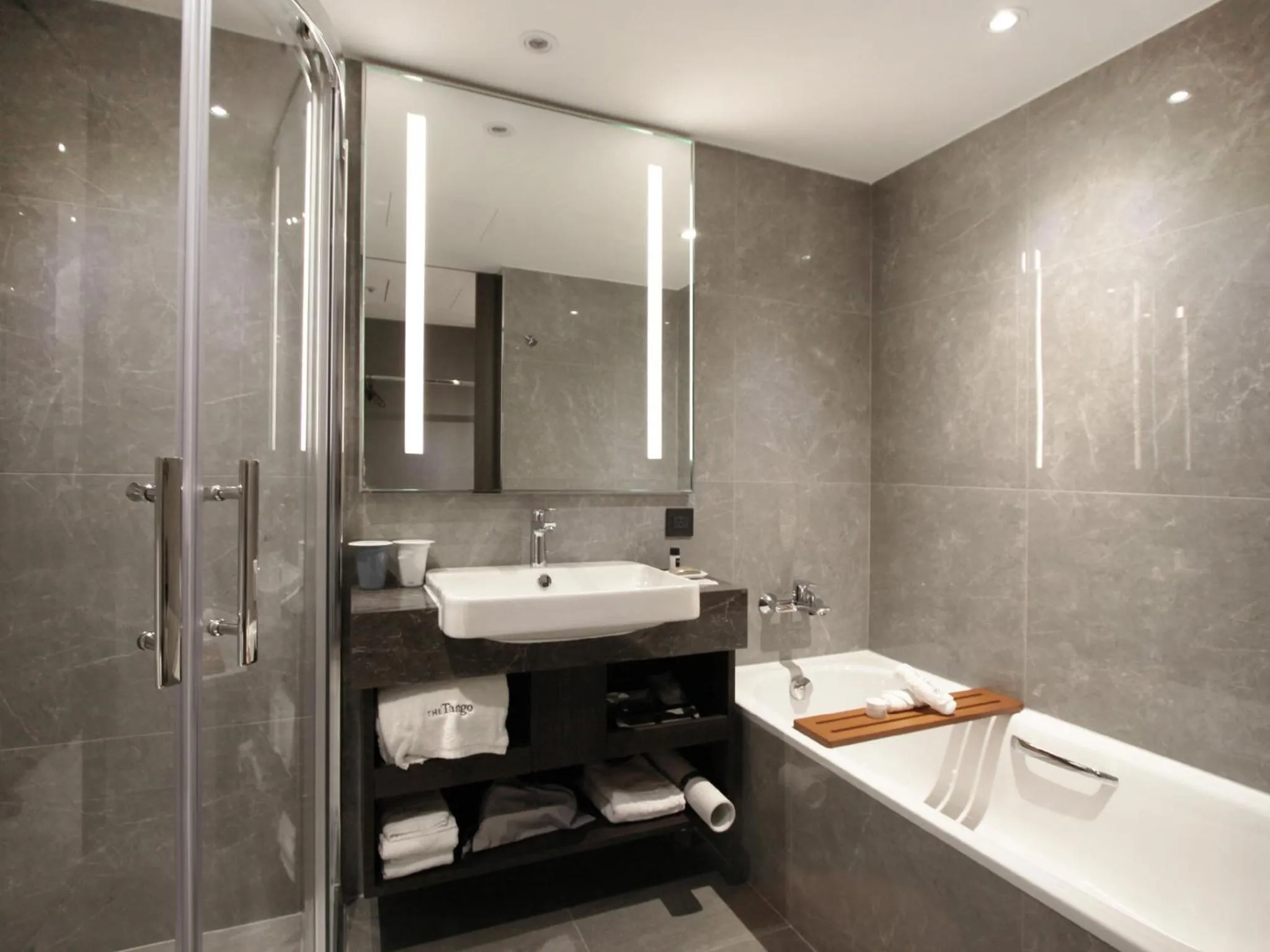 Bath in The Tango Hotel Taipei Linsen