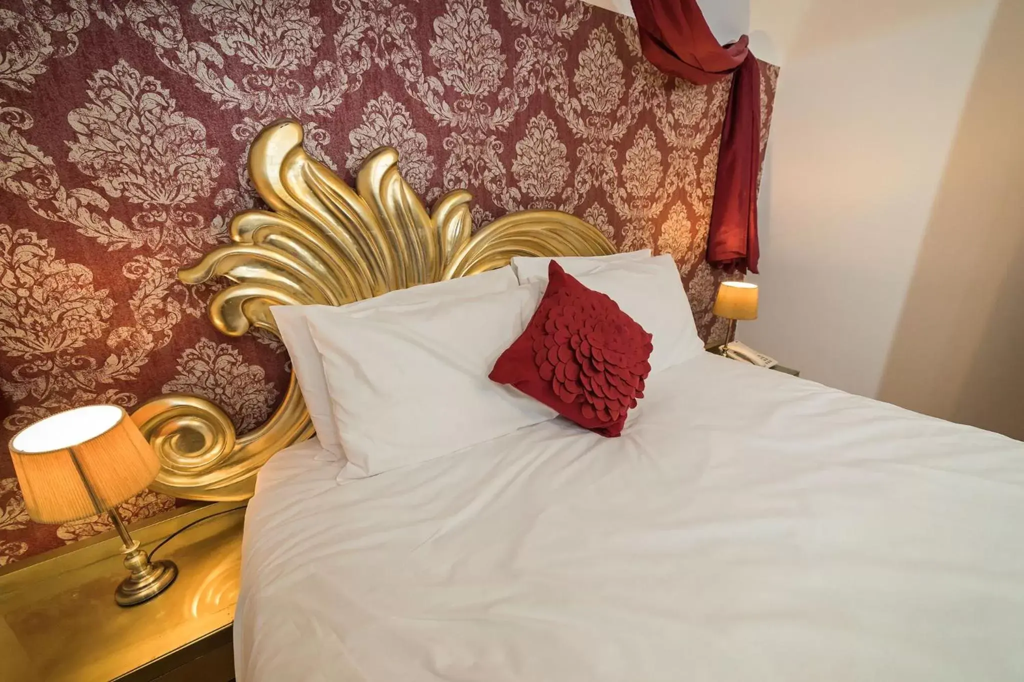 Bed in G Boutique Hotel