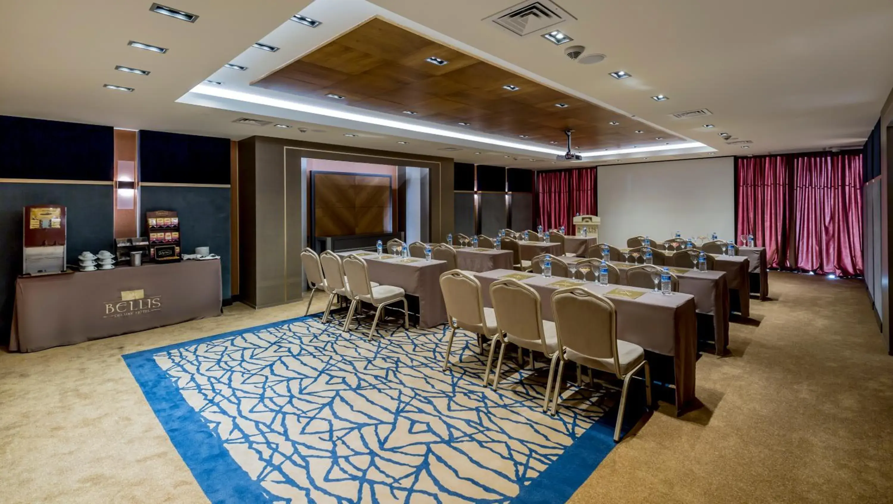 Business facilities, Business Area/Conference Room in Bellis Deluxe Hotel