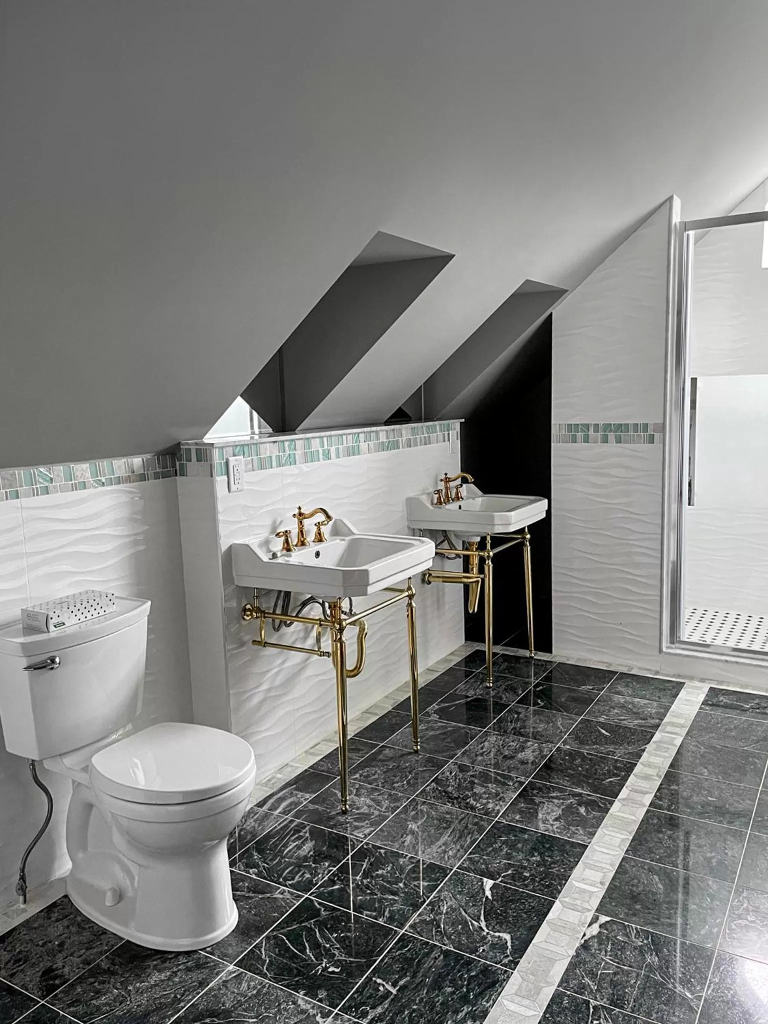 Shower, Bathroom in Niagara Grandview Boutique Hotel