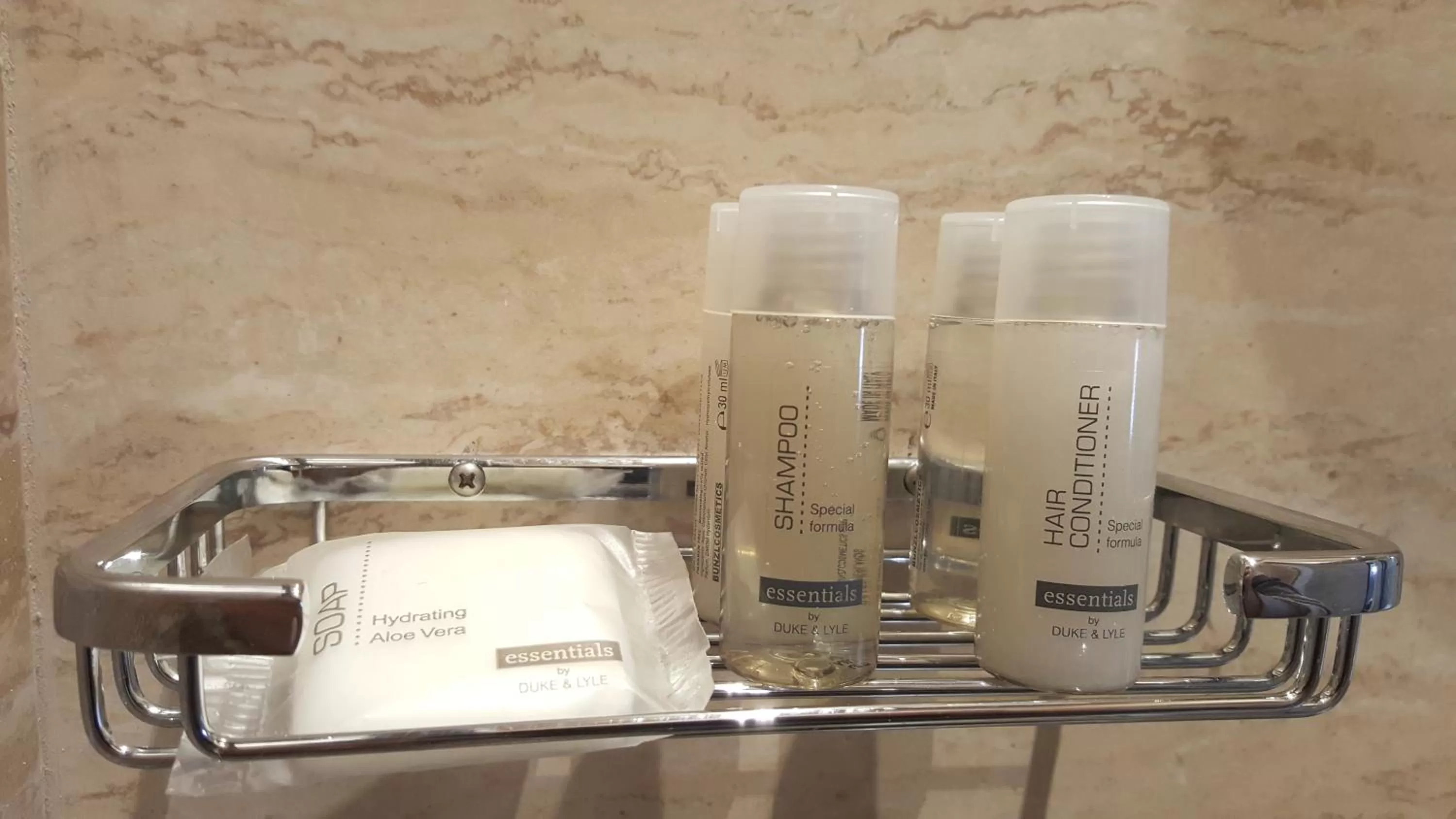 Shower in D Townhouse Boutique Suites