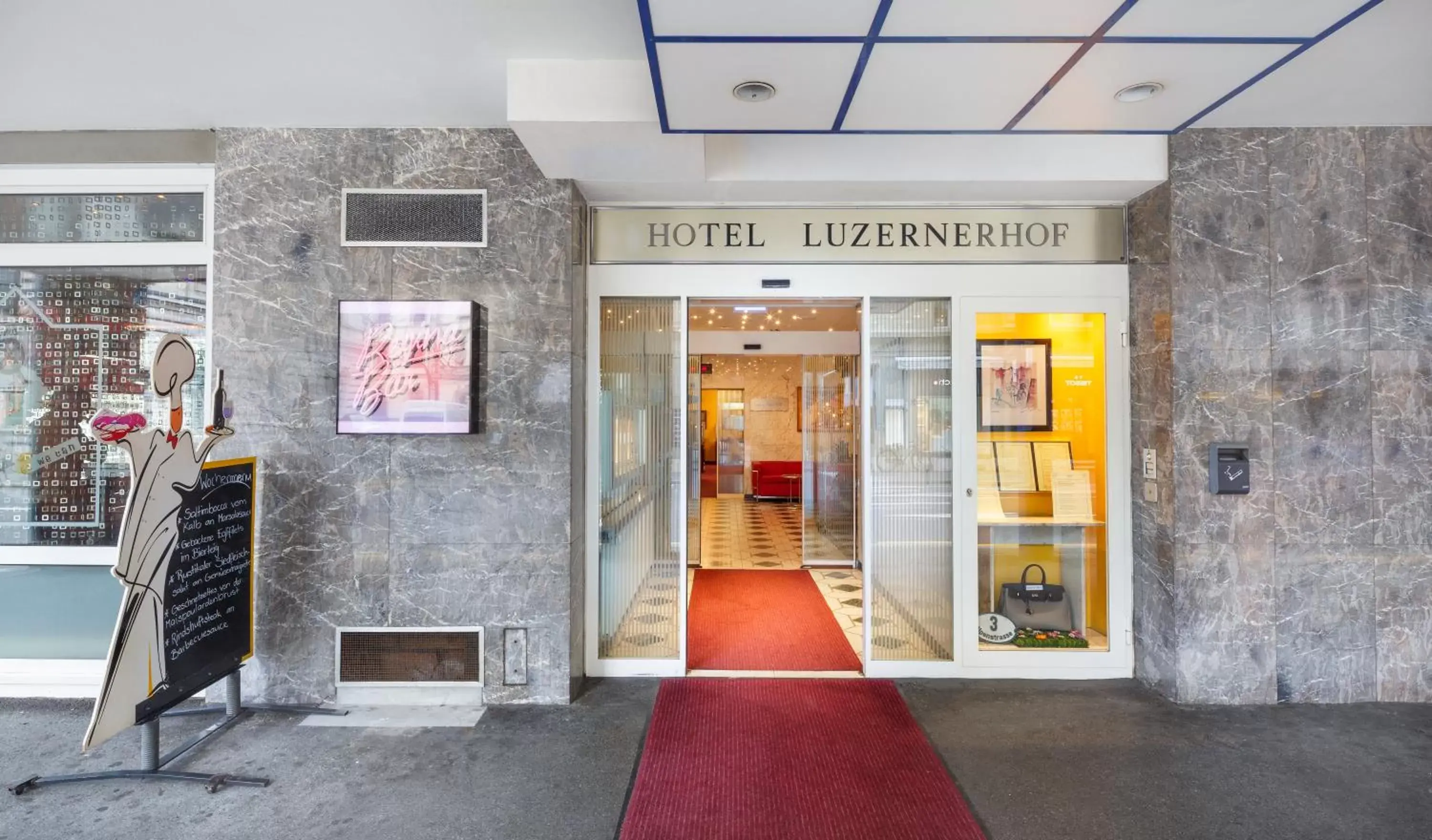 Facade/entrance in Hotel Luzernerhof