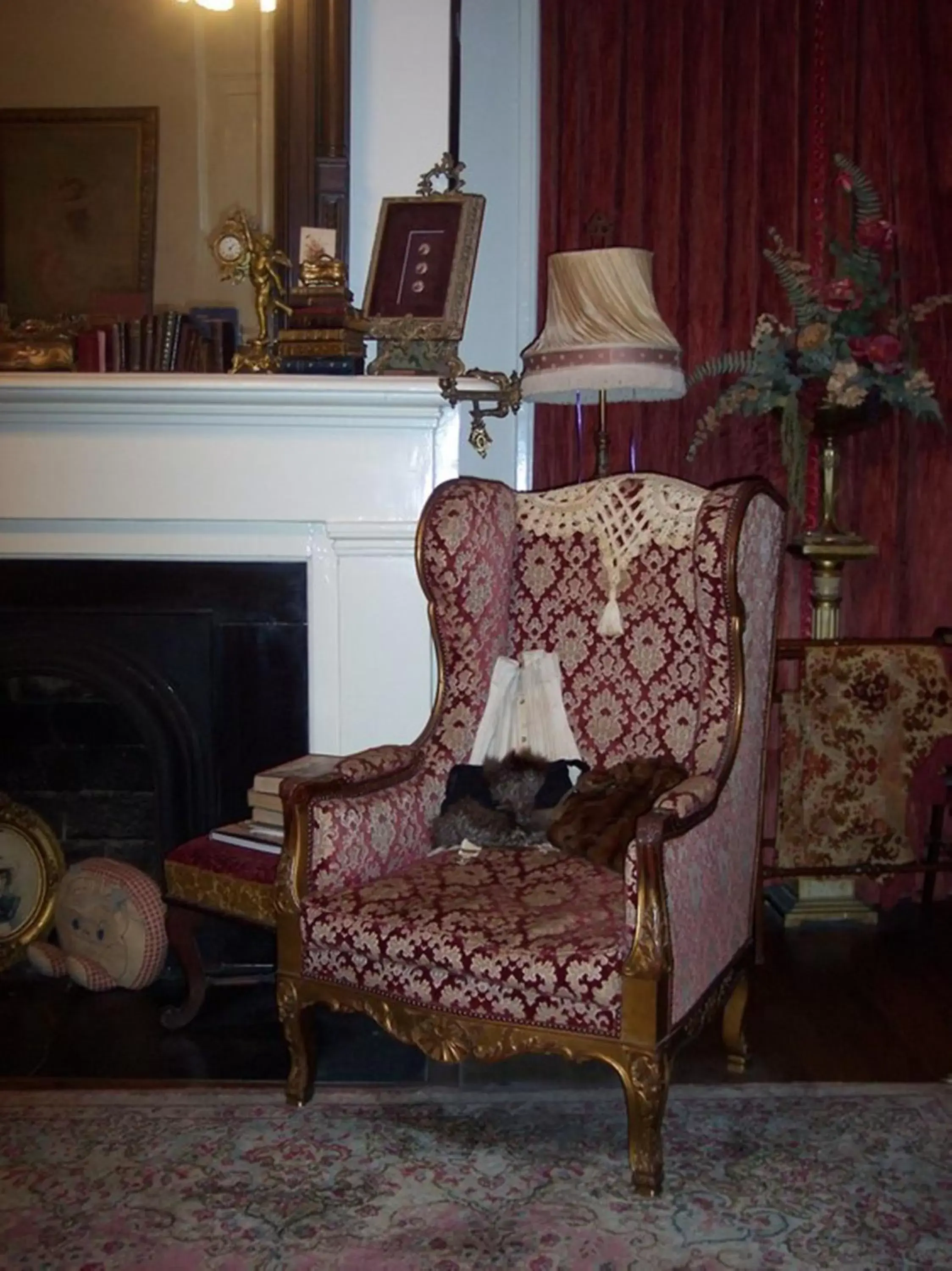 Decorative detail, Seating Area in Shadowlawn Bed and Breakfast