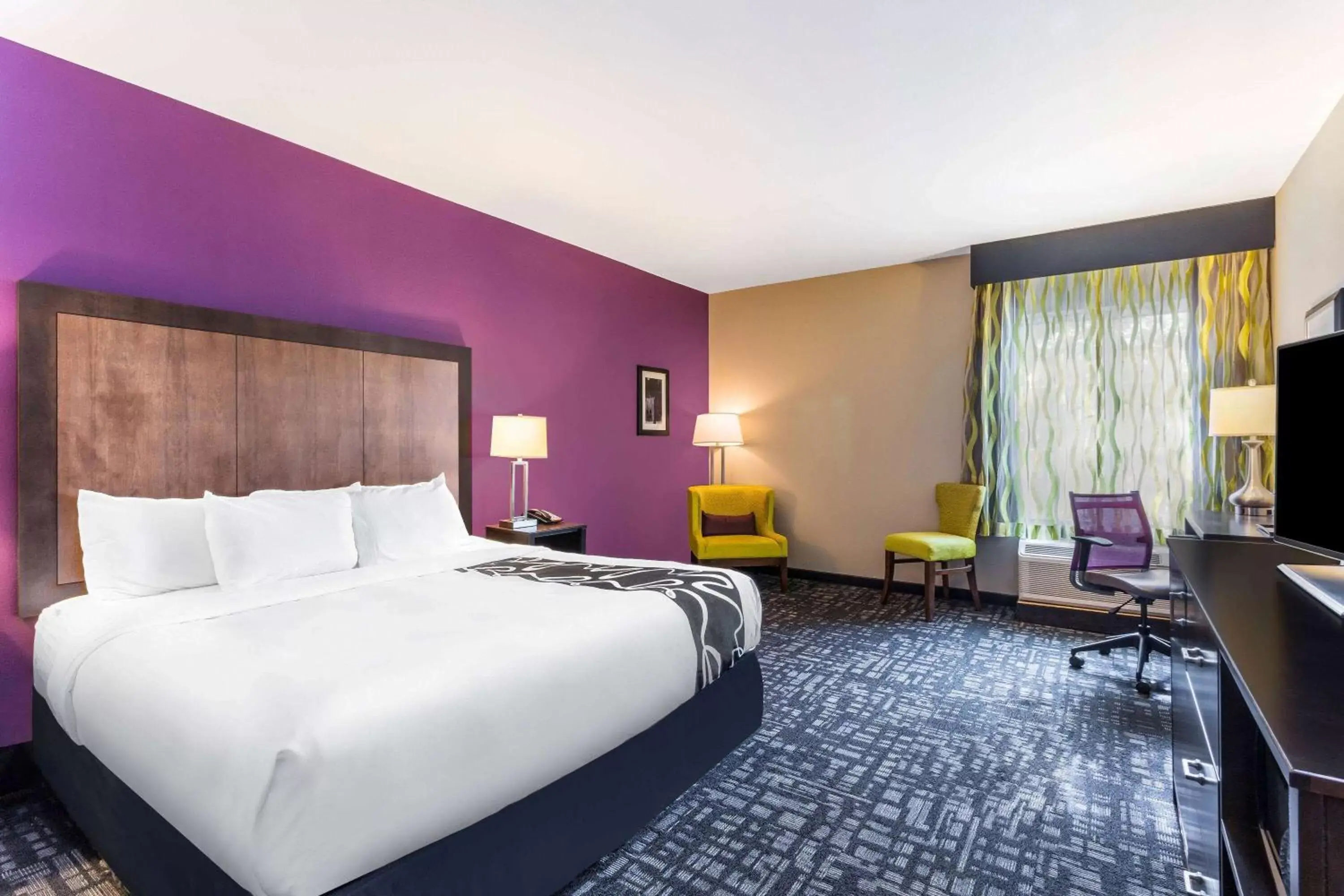 Photo of the whole room, Bed in La Quinta by Wyndham Monahans Photo of the whole room, Bed in La Quinta by Wyndham Monahans