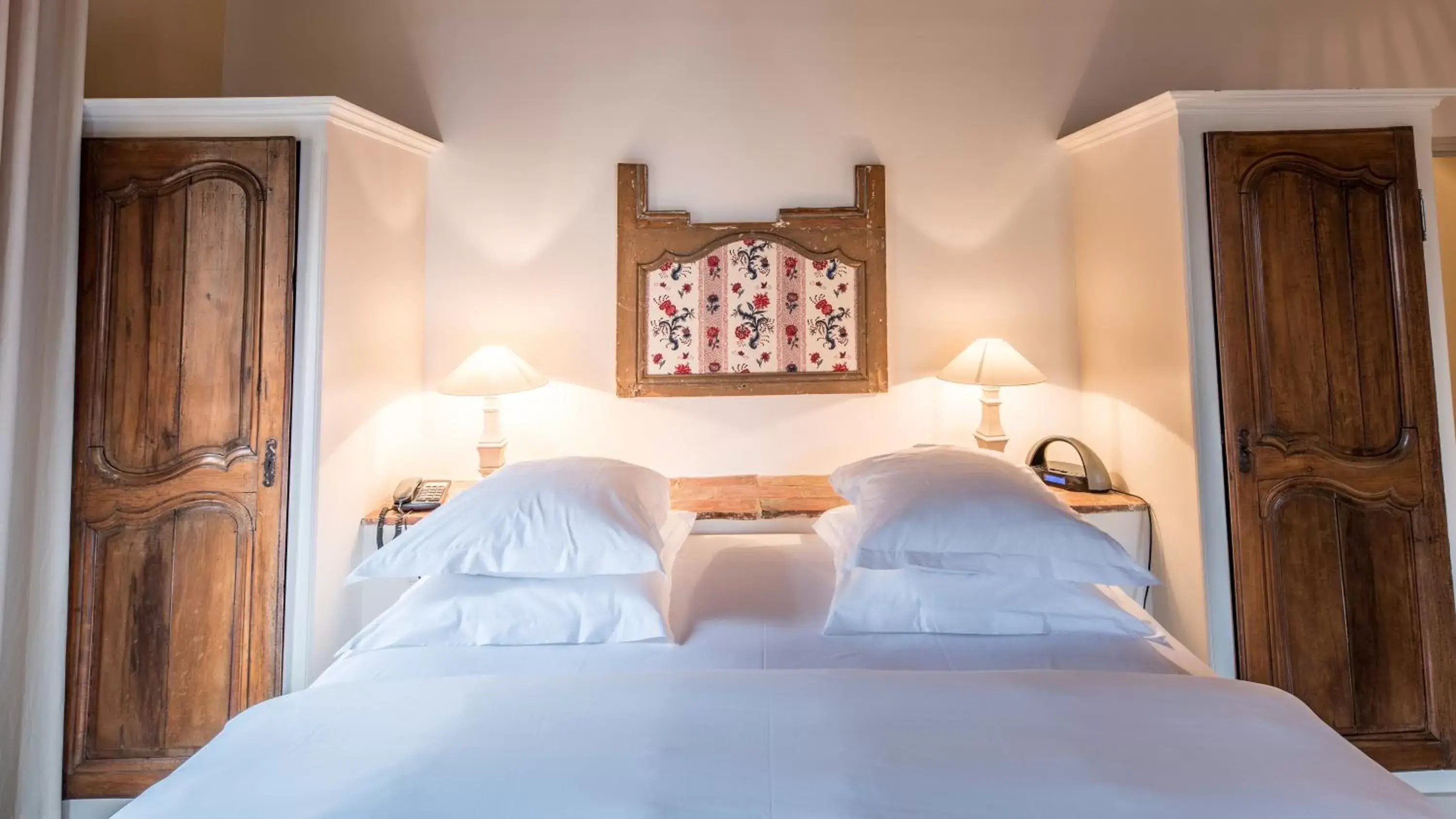 Bedroom, Bed in Hôtel la Maison de Rhodes & Spa