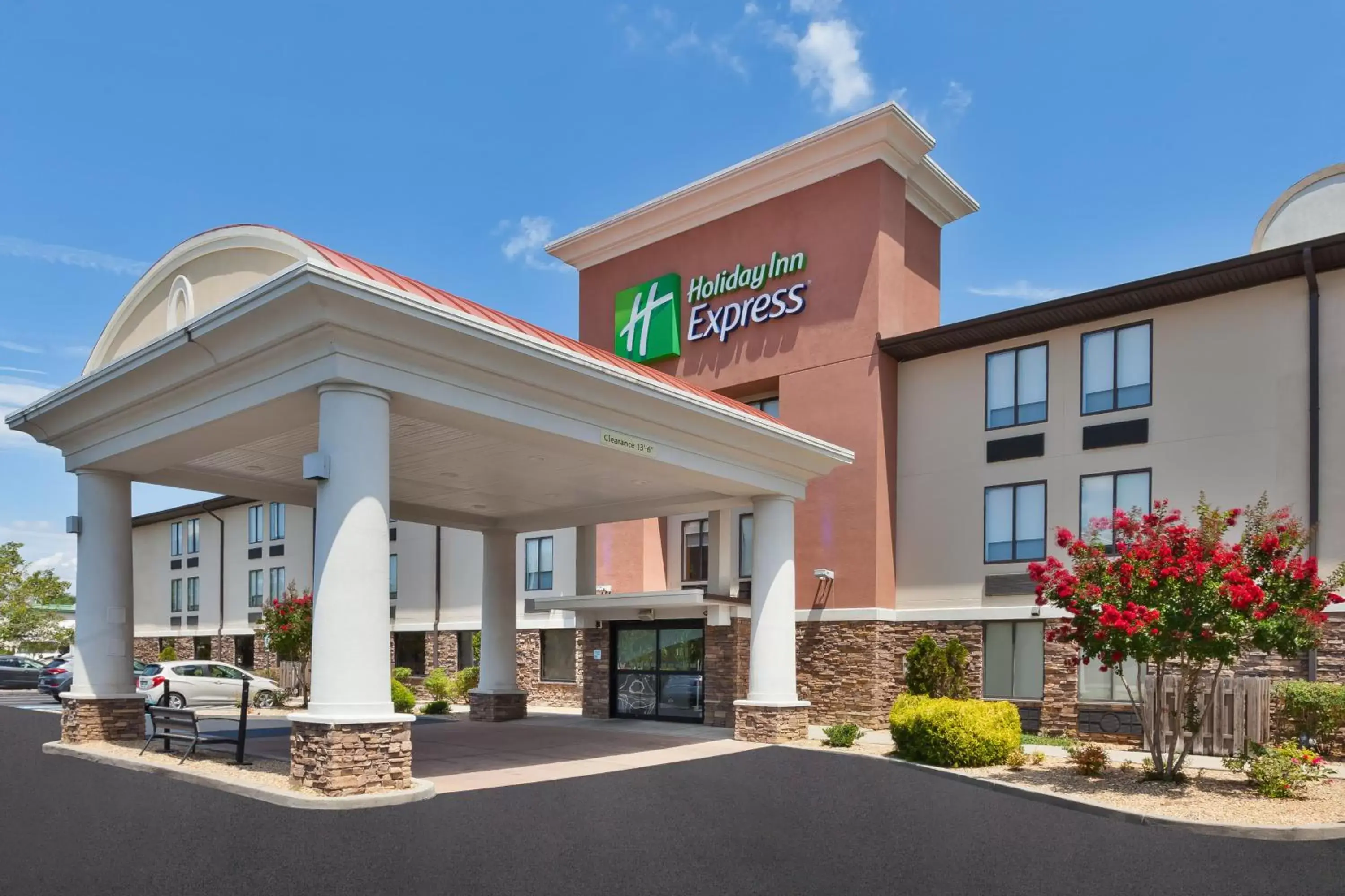 Property Building in Holiday Inn Express - Waldorf, an IHG Hotel