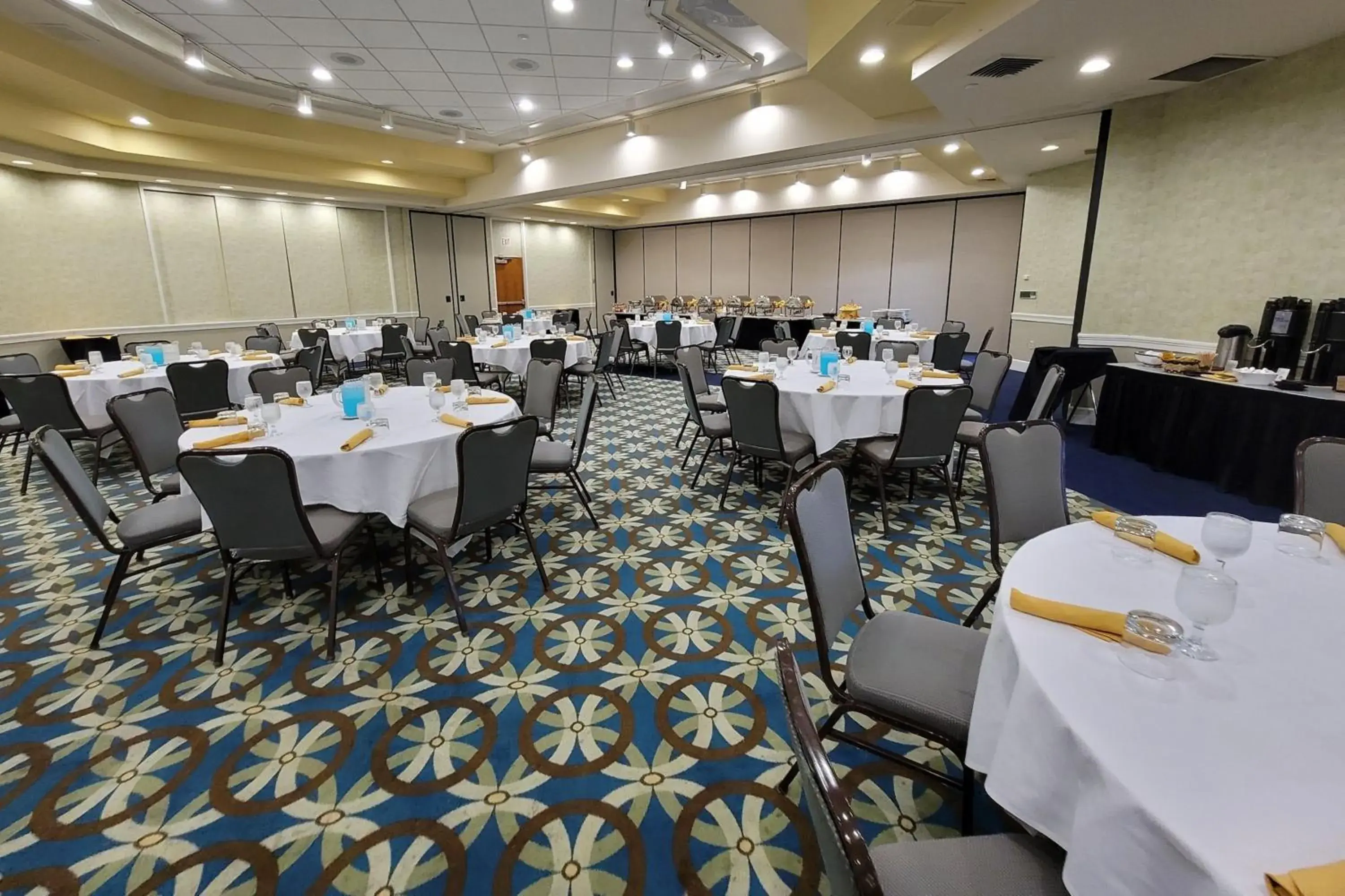 Meeting/conference room, Restaurant/Places to Eat in Delta Hotels by Marriott Toledo