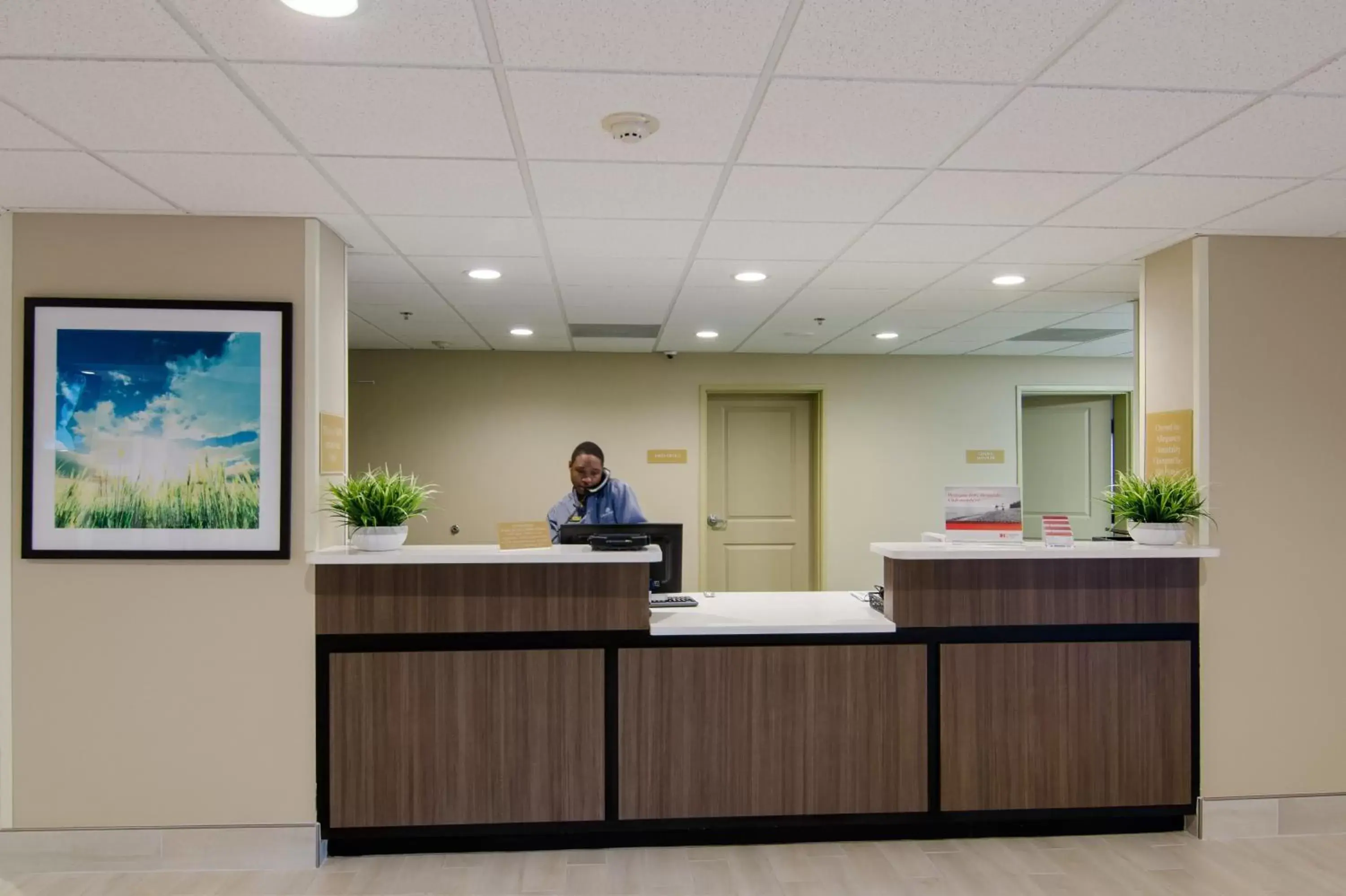 Property building, Lobby/Reception in Candlewood Suites Richmond - West Broad, an IHG Hotel
