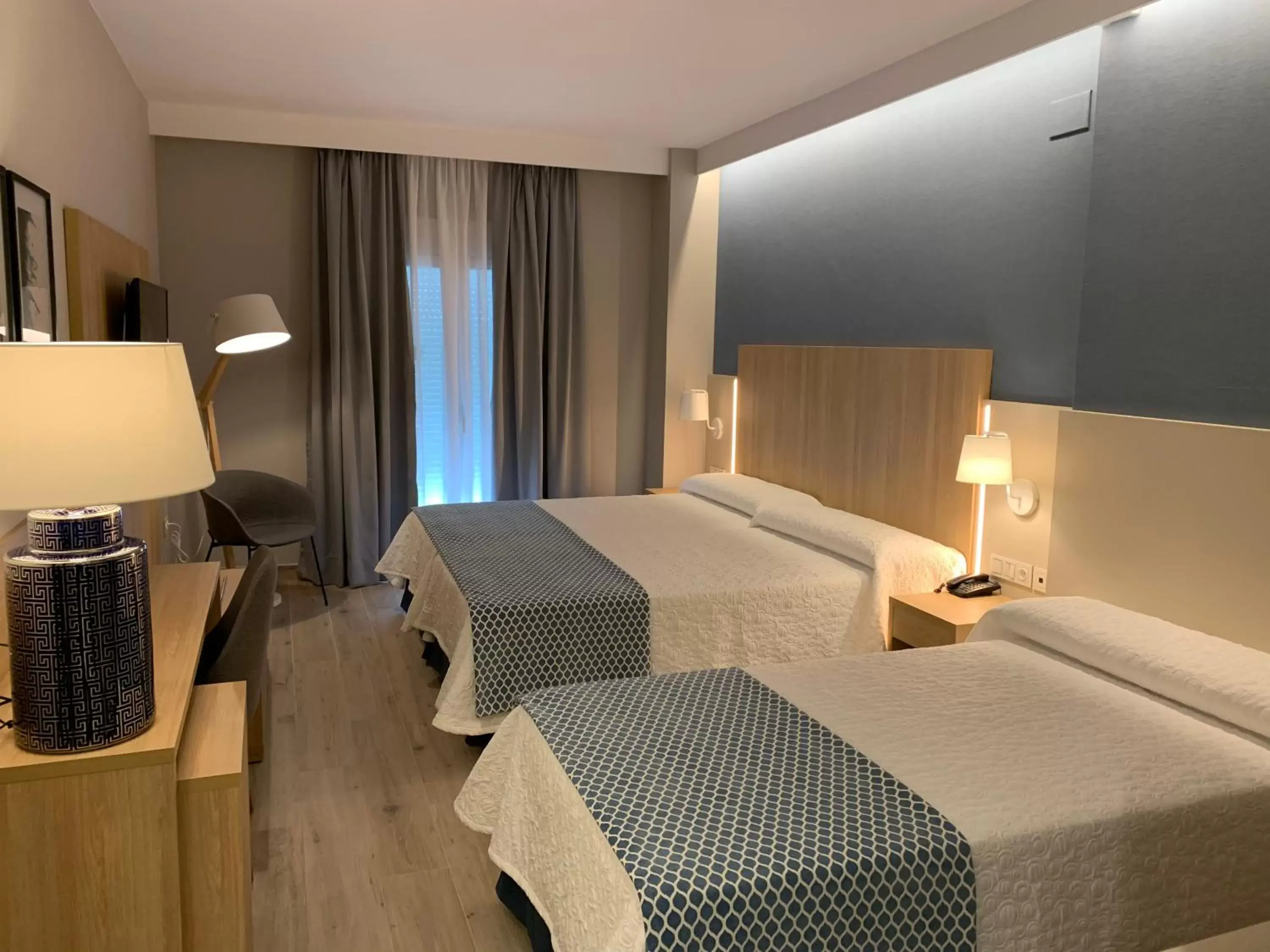 Bedroom, Bed in Hotel Puerta del Mar