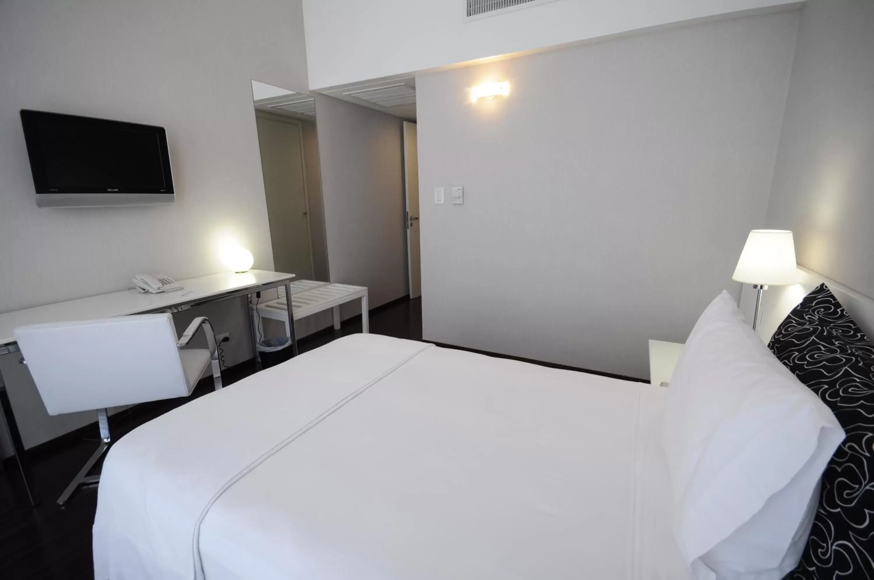 Bedroom, Bed in Hotel Guarani Asuncion