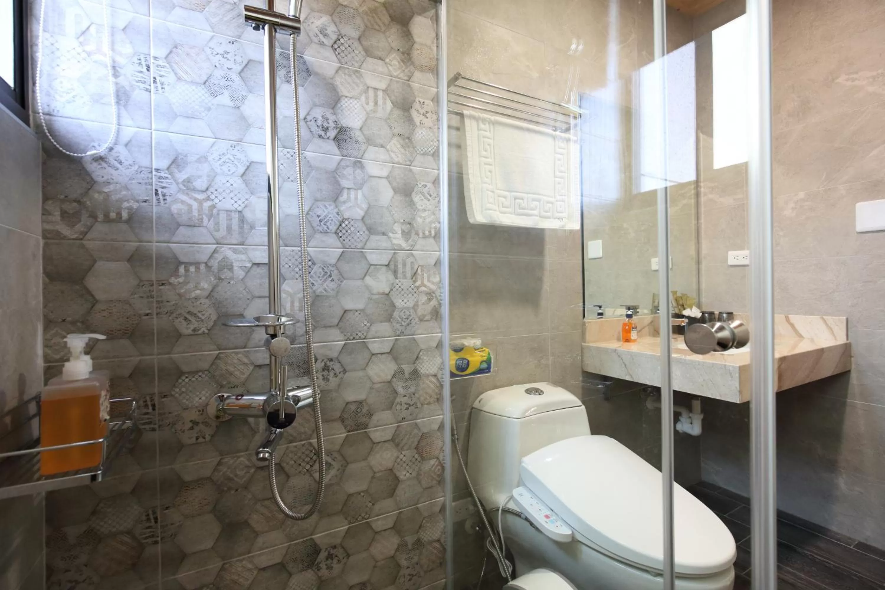 Shower in 52 travelers home (with elevator)