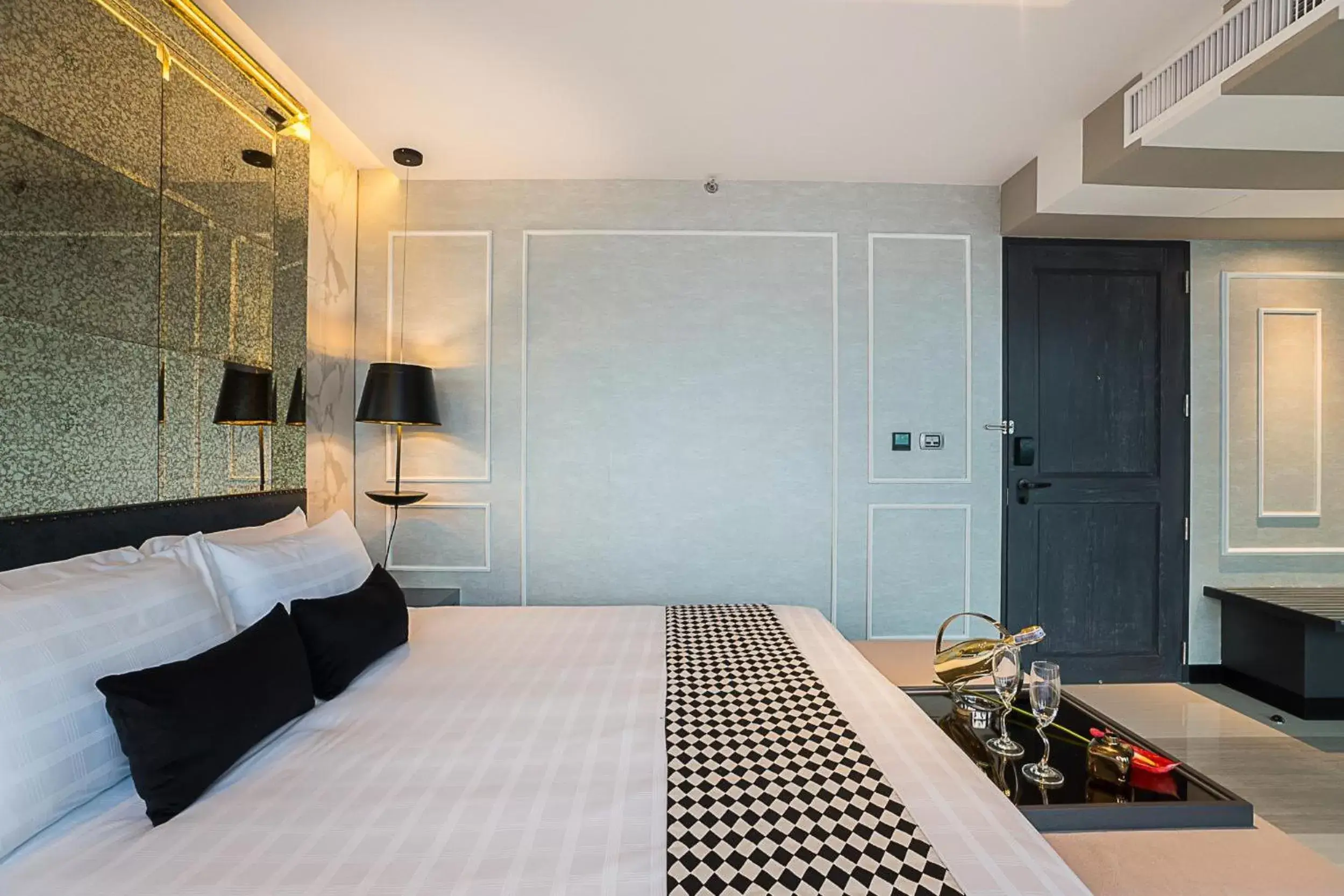 Bed, Bathroom in Mera Mare Pattaya