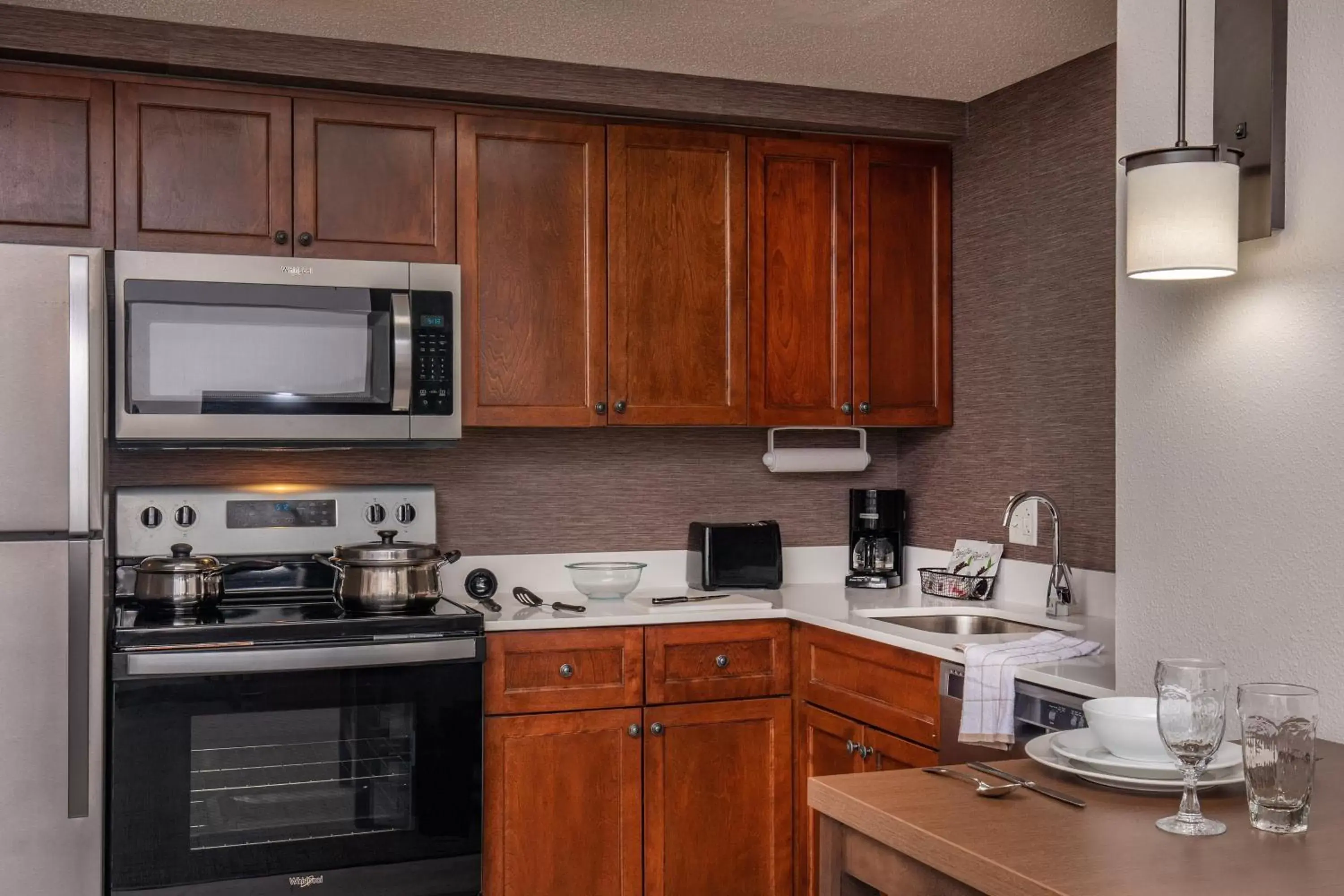 Kitchen or kitchenette, Kitchen/Kitchenette in Residence Inn by Marriott Norfolk Airport