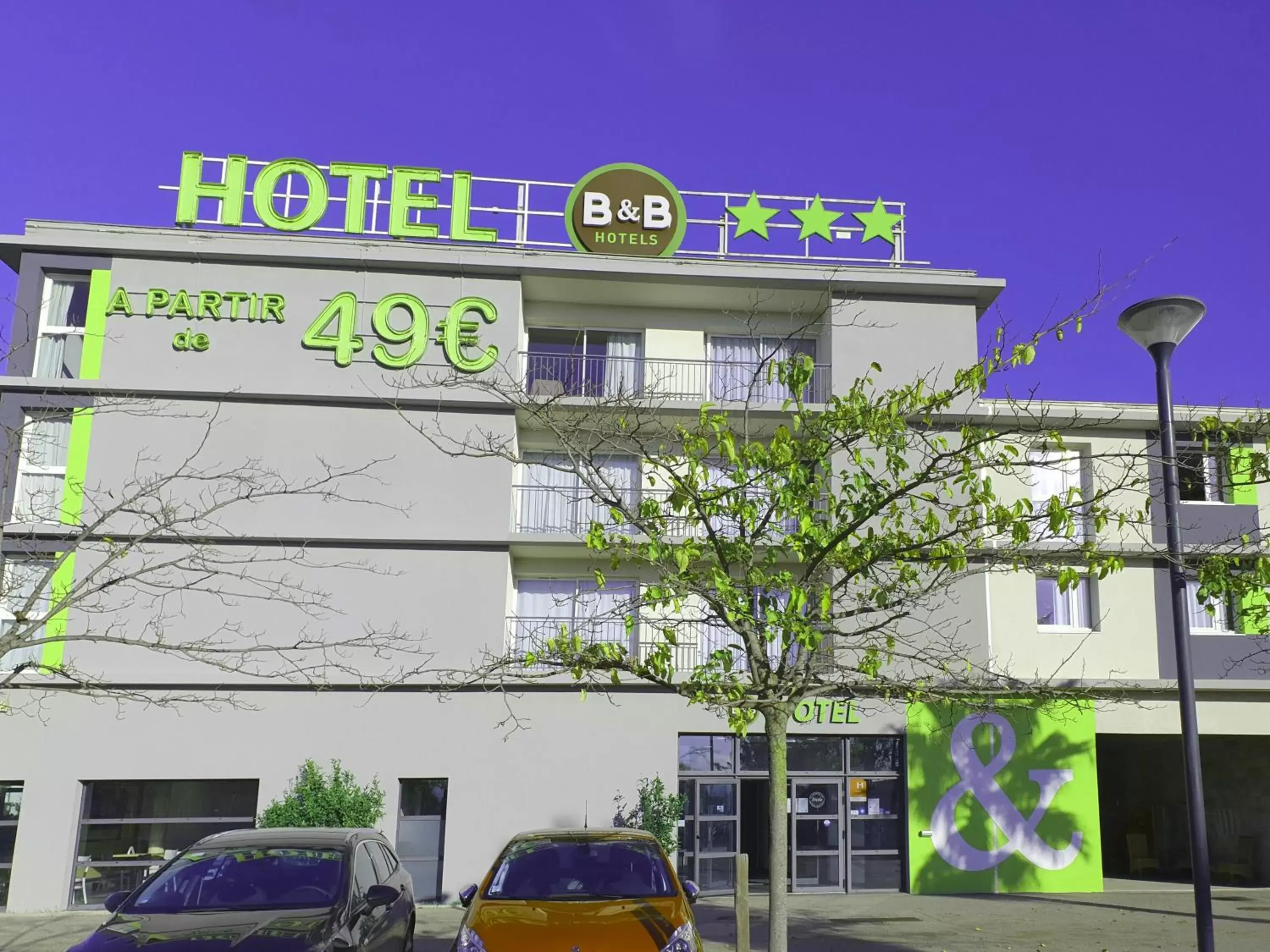 Facade/entrance in B&B HOTEL Perpignan Saleilles