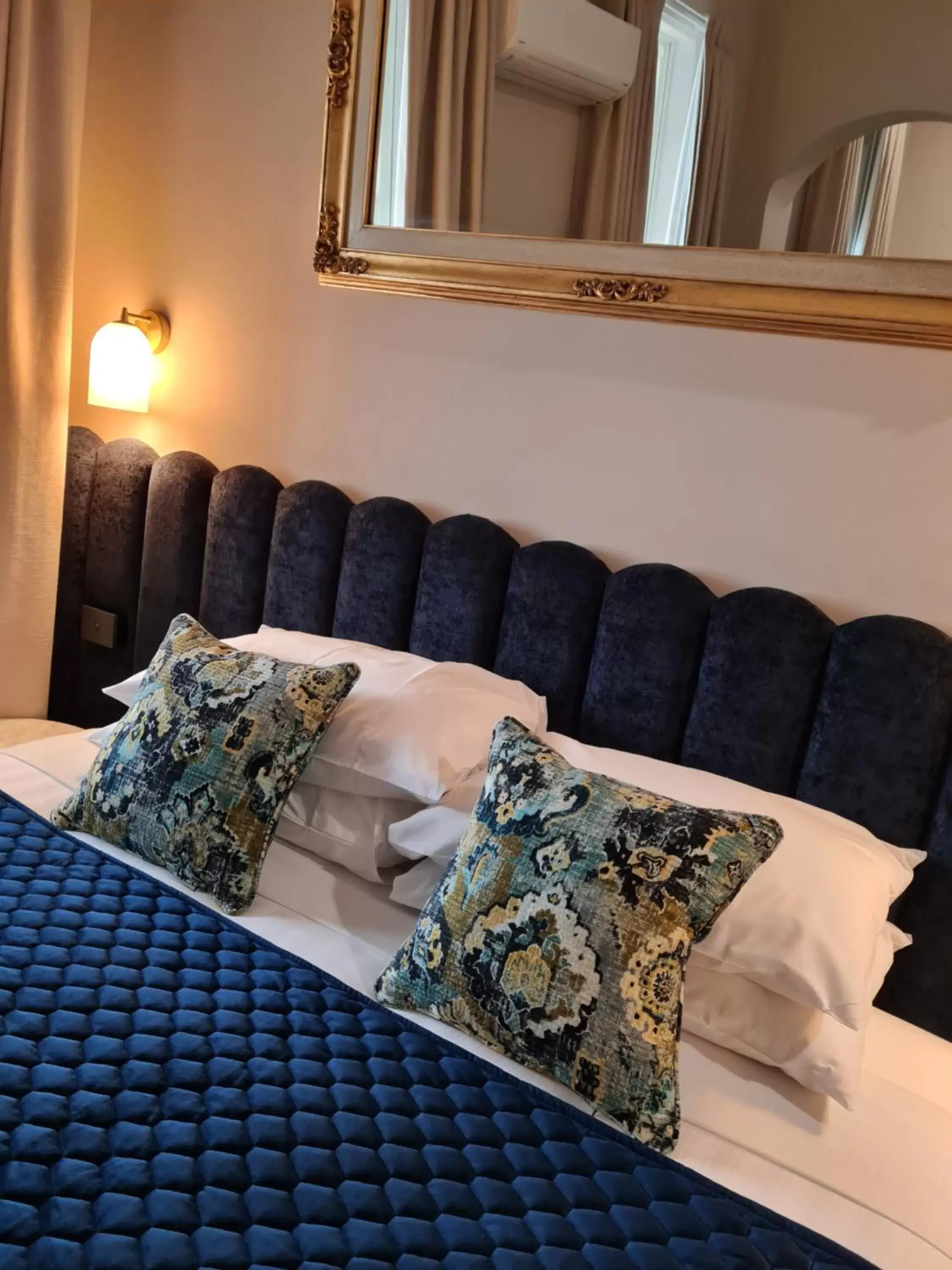 Bedroom, Bed in Mount Gambier Hotel