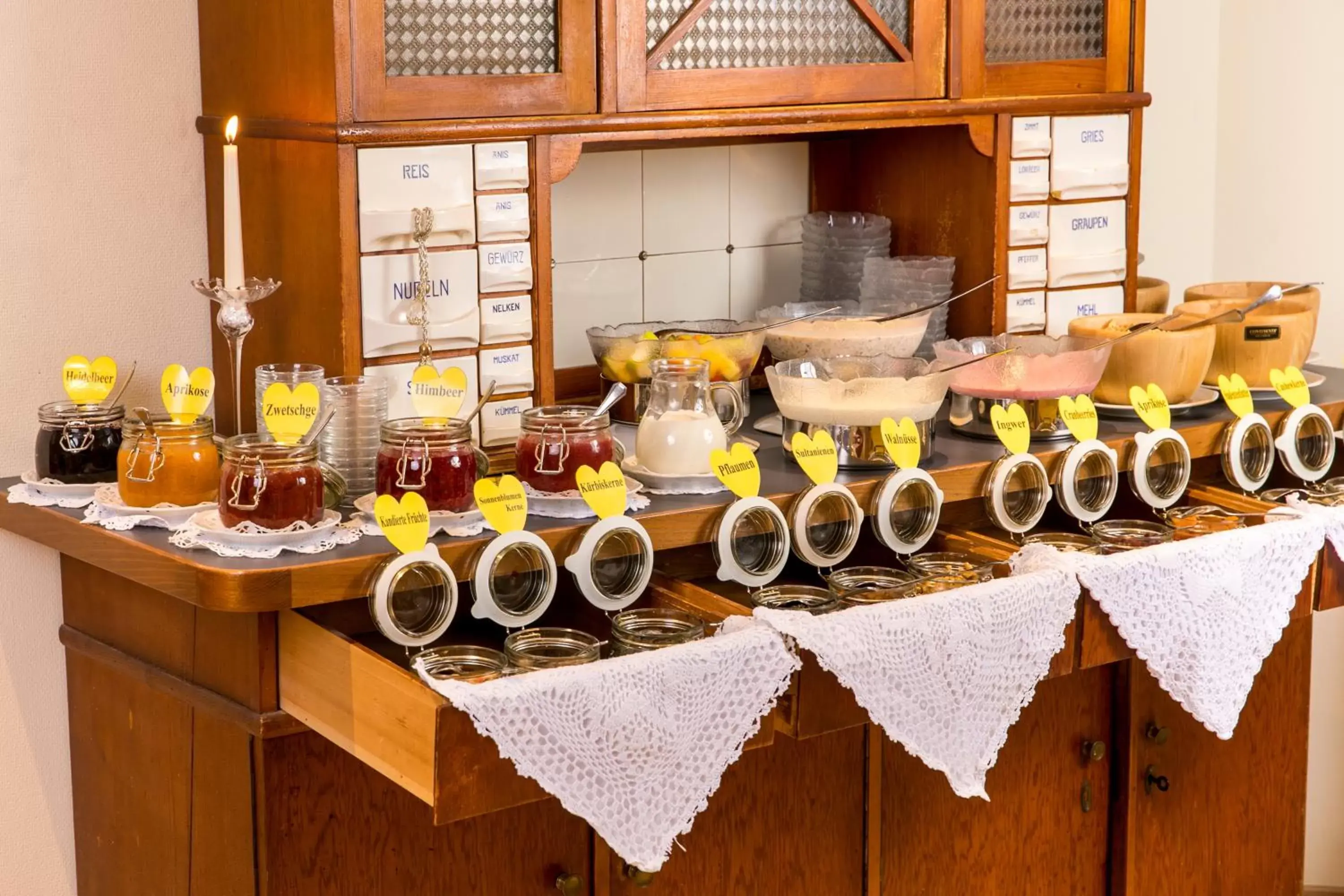 Breakfast, Kitchen/Kitchenette in CityHotel Kempten