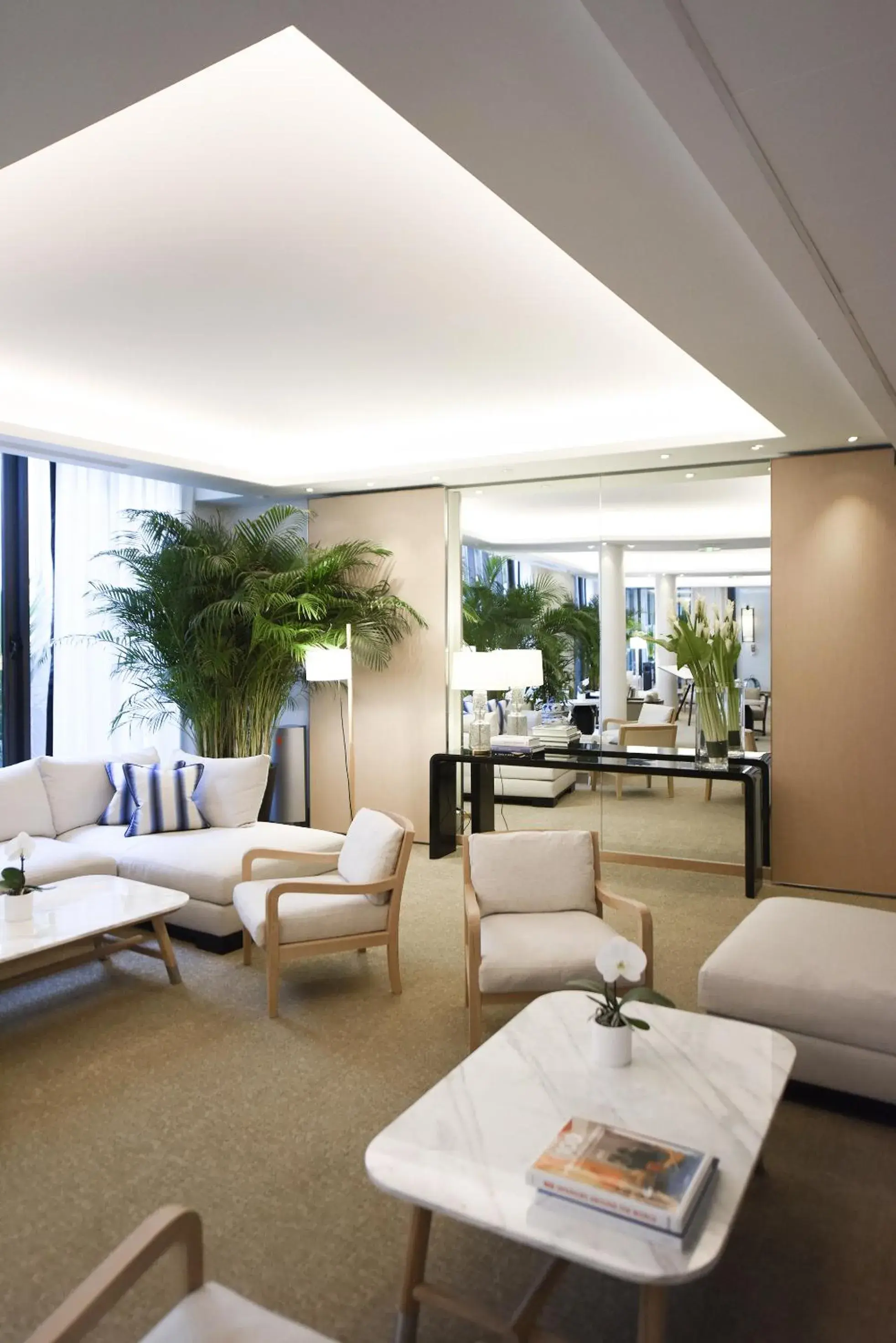 Lobby or reception in Five Seas Hotel Cannes, a Member of Design Hotels