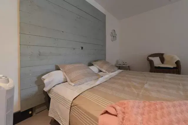 Photo of the whole room, Bed in Le Mazet Chambre d'Hôtes