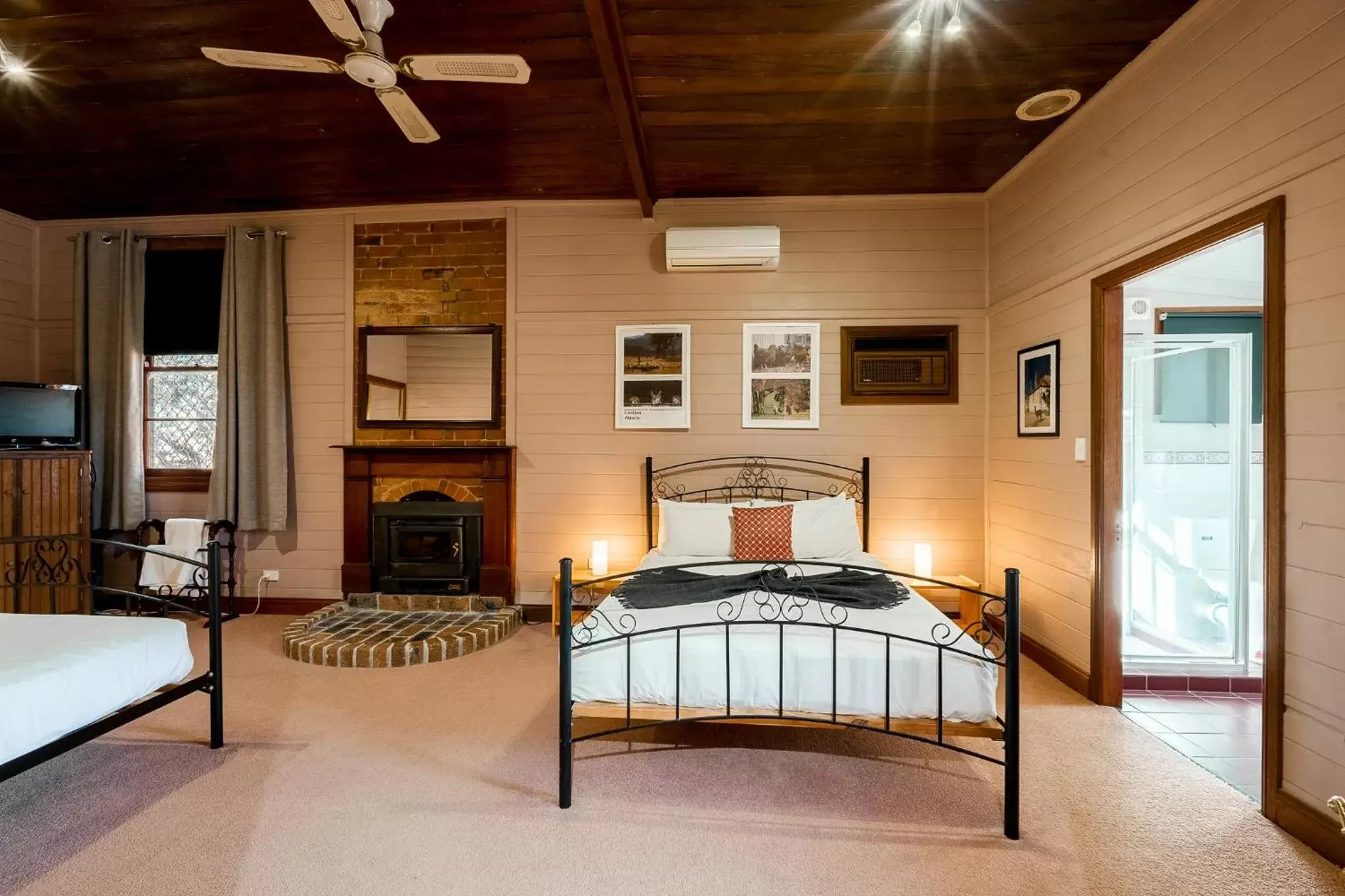 Bedroom in The Henry Parkes Tenterfield