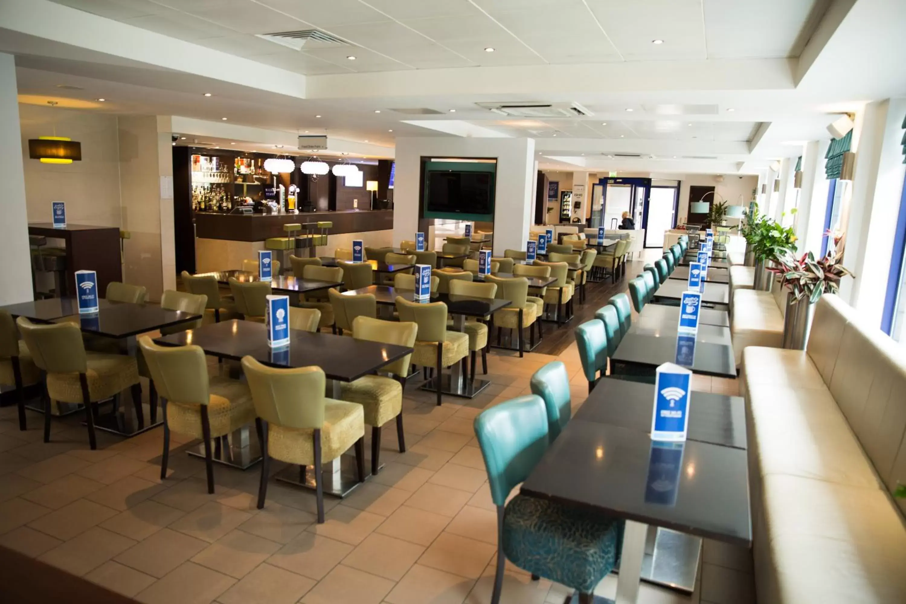 Restaurant/Places to Eat in Holiday Inn Express London Stratford, an IHG Hotel