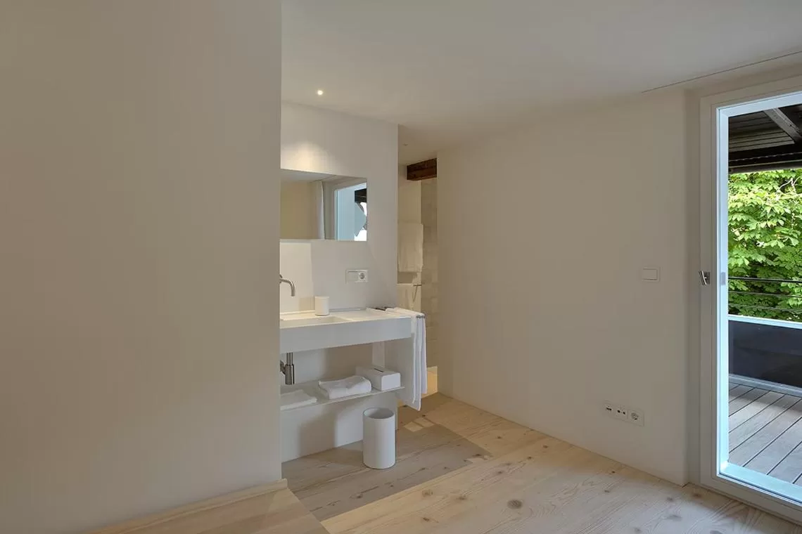 Photo of the whole room in BAR10ZIMMER